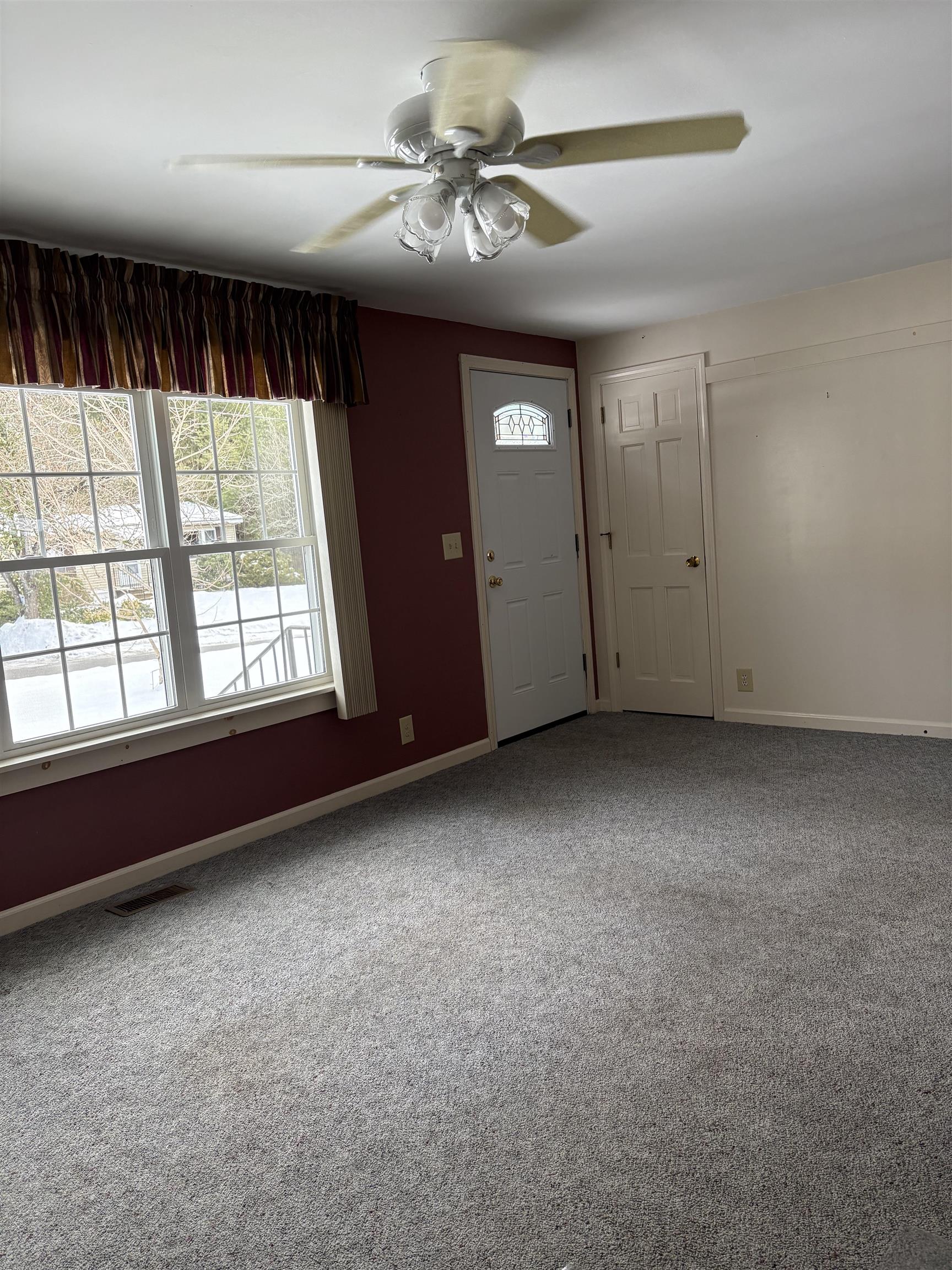 25 Sunset Dr, Hopkinton, NH 03229