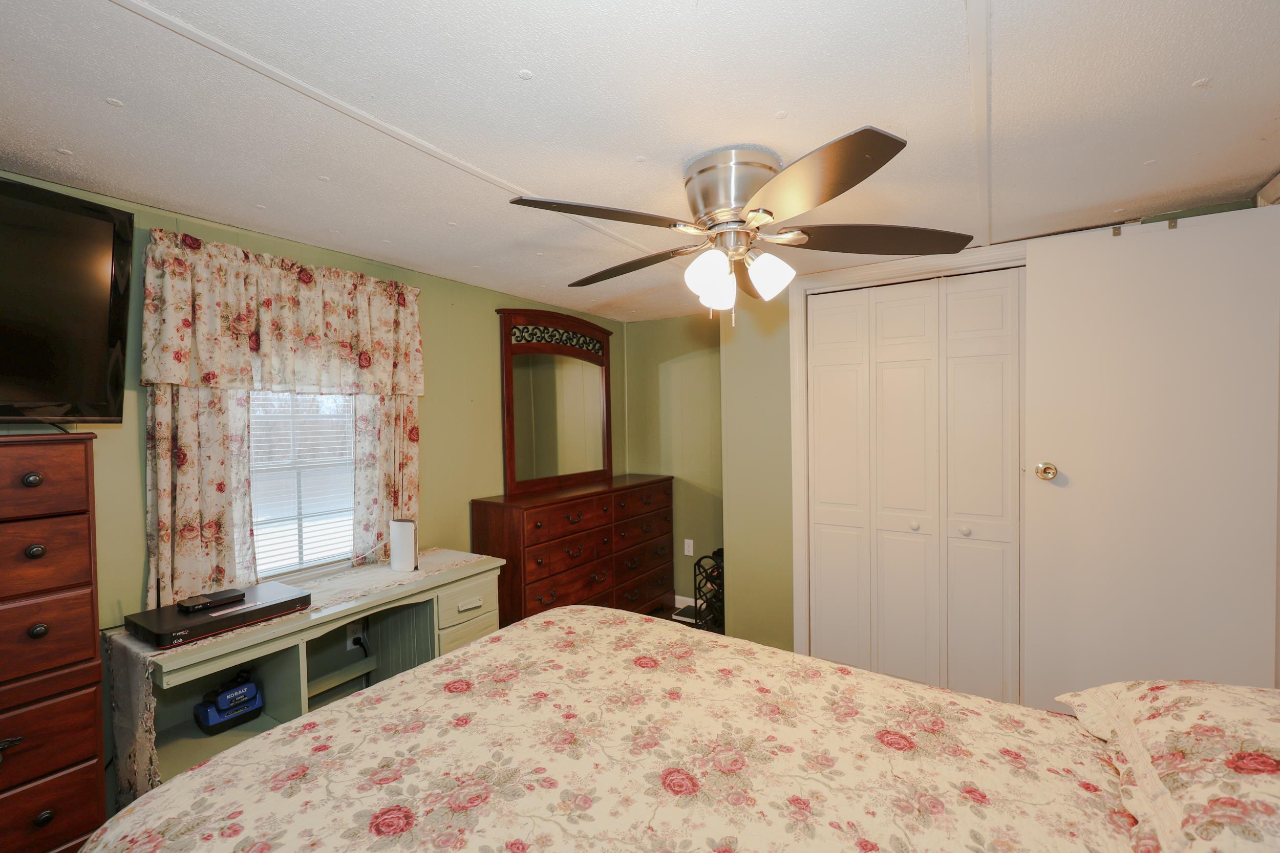 153 Leavitt Rd, Pittsfield, NH 03263