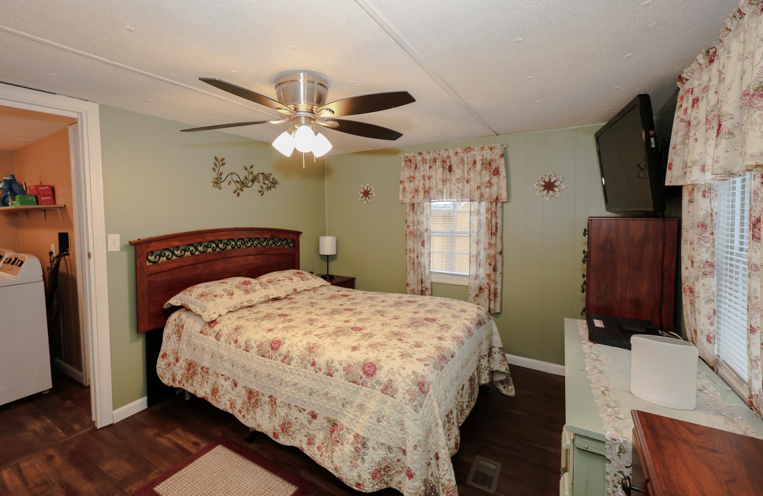 153 Leavitt Rd, Pittsfield, NH 03263