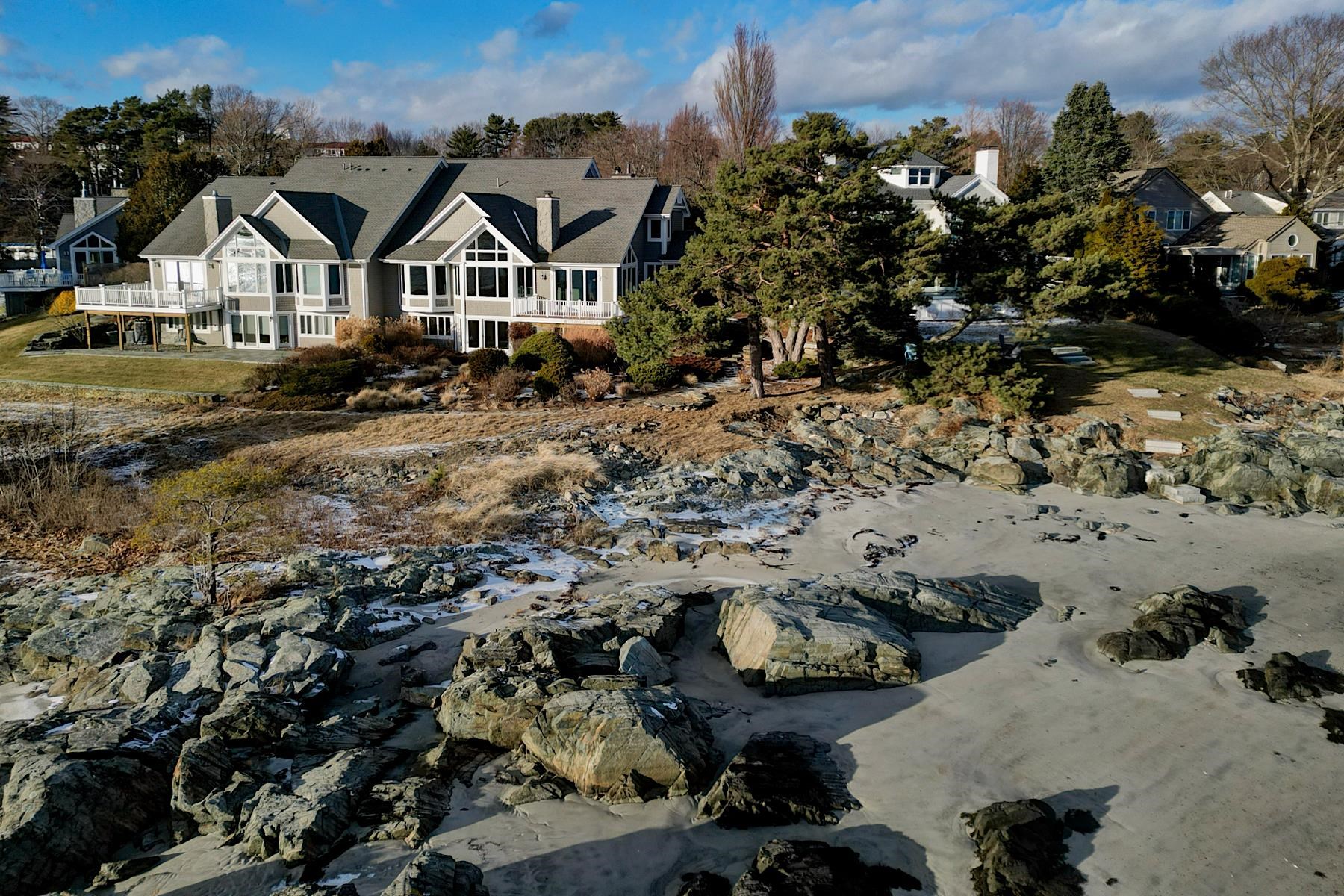 163 Little Harbor Rd, New Castle, NH 03854