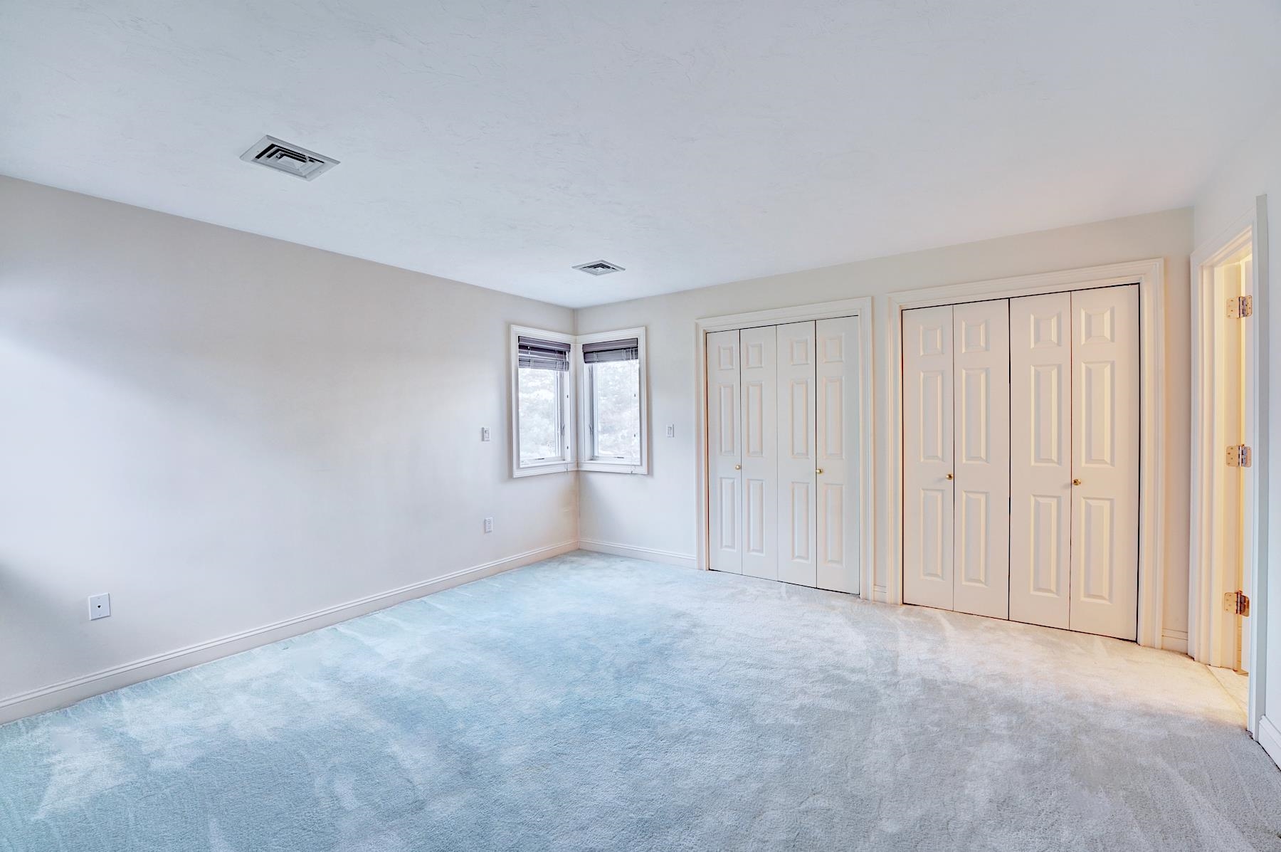 163 Little Harbor Rd, New Castle, NH 03854