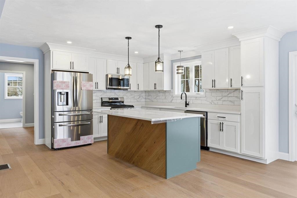 7 Buker St, Nashua, NH 03064