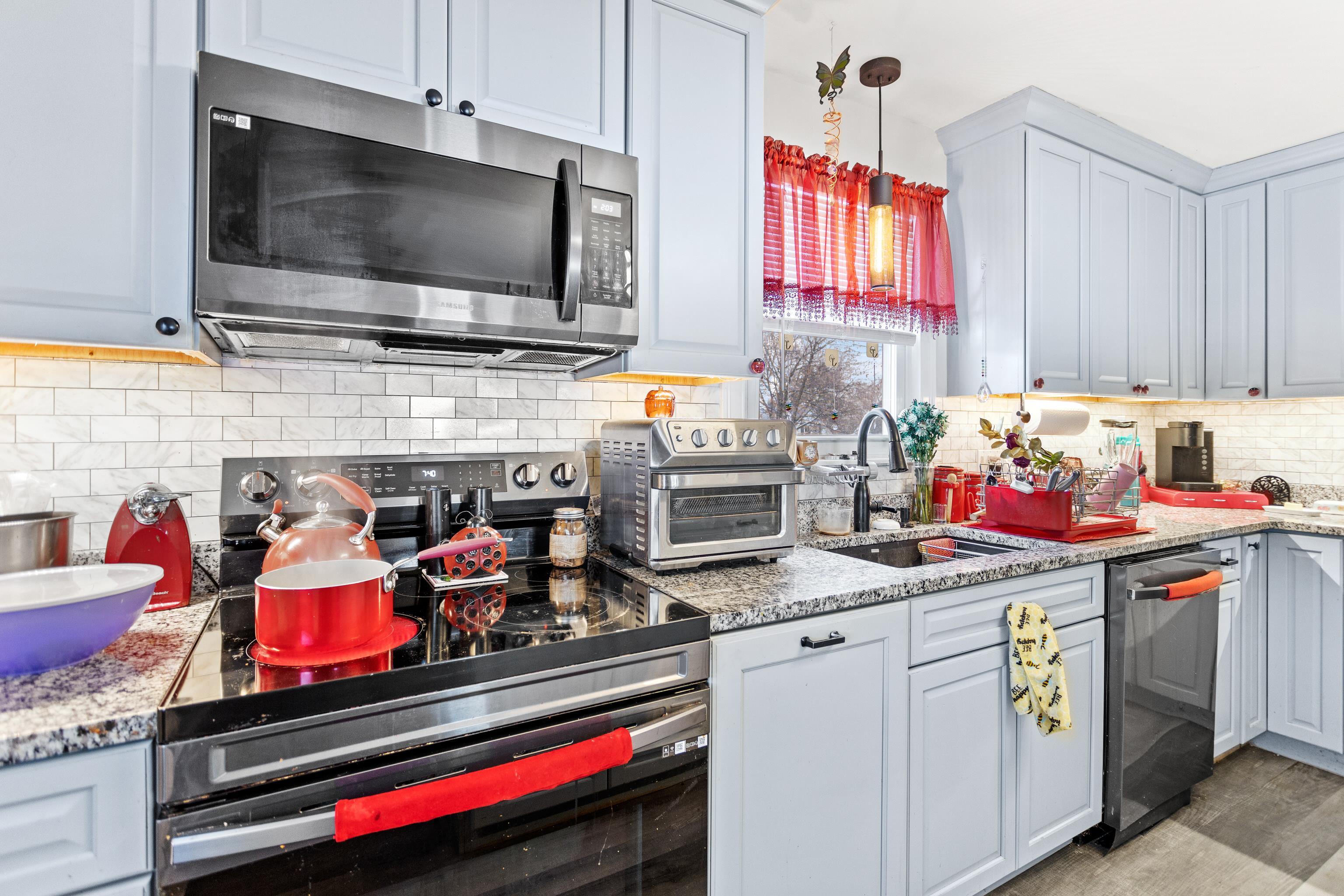 25 S Wilson St, Manchester, NH 03103