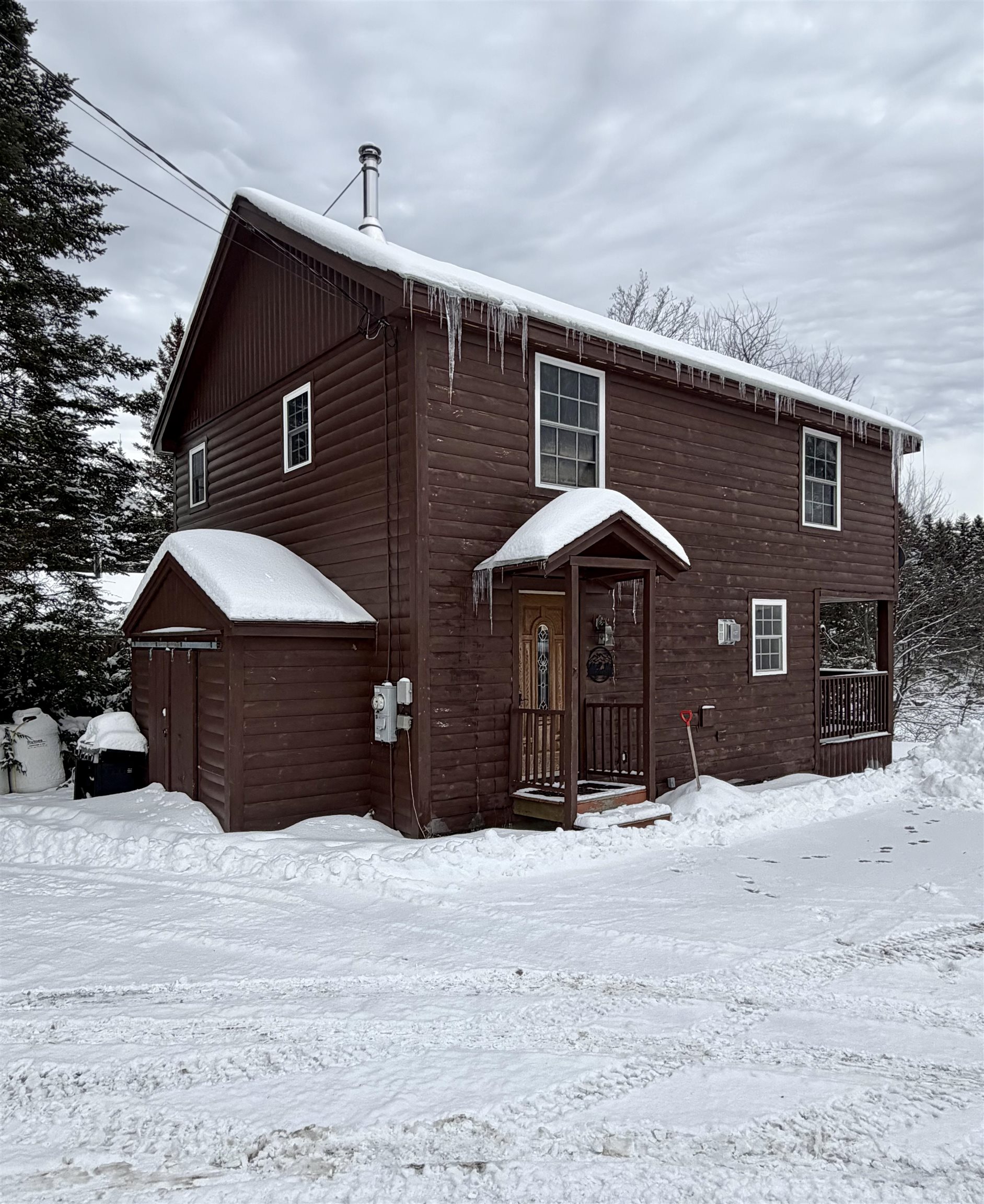 75 Timberland Rd, Pittsburg, NH 03592