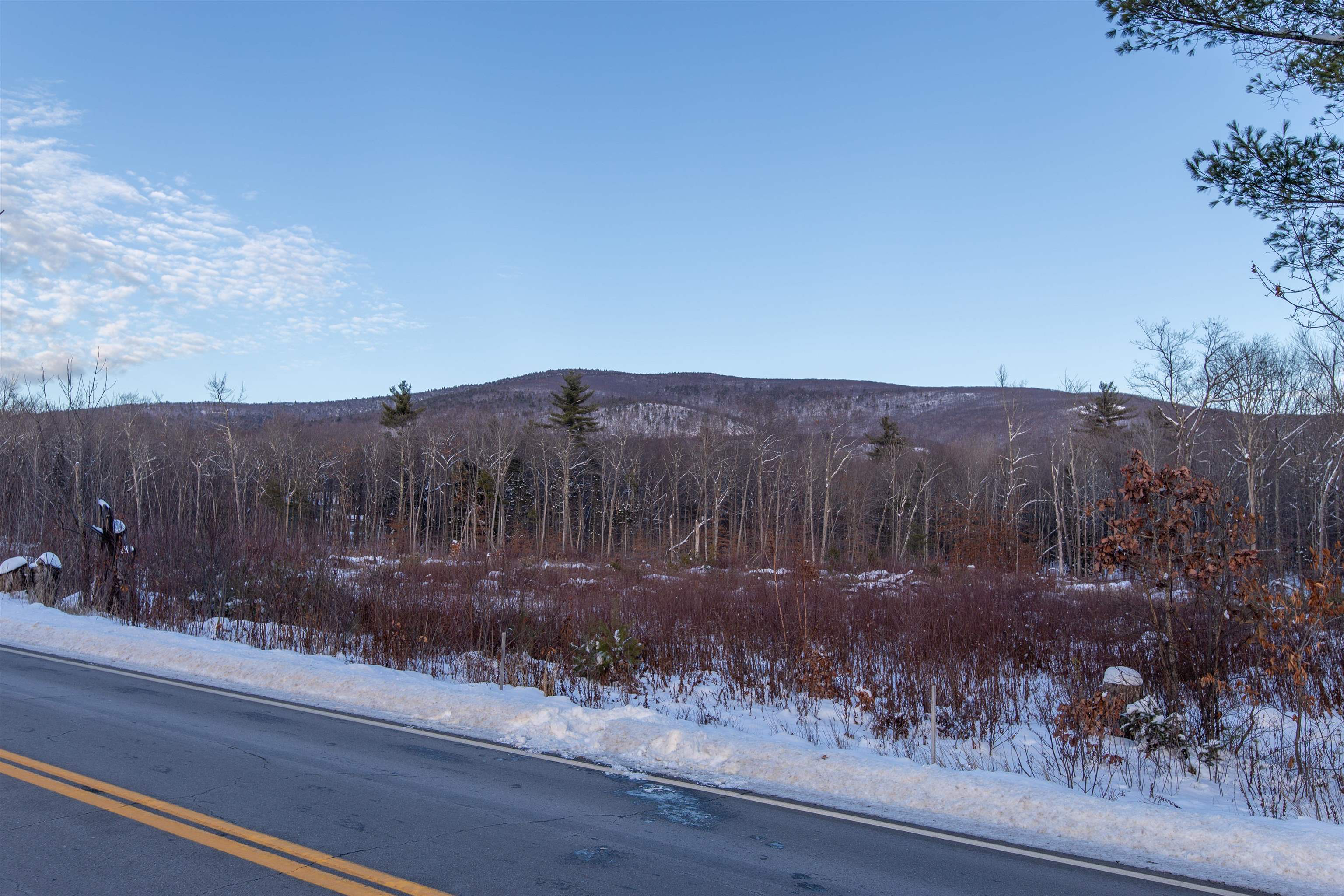 525 Governor Wentworth Hw, Moultonborough, NH 03254