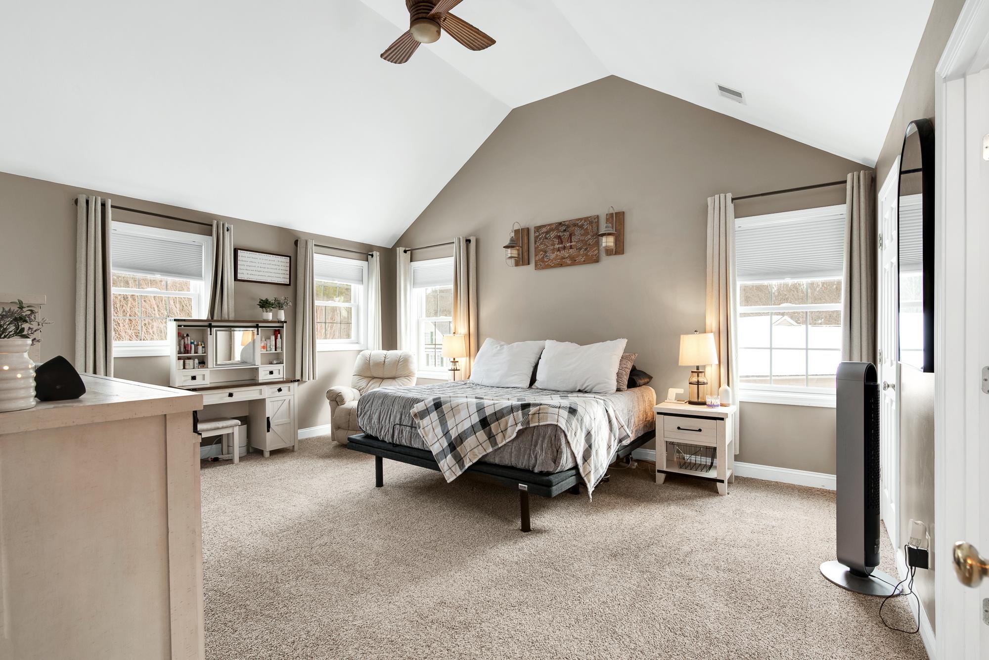 31 Brenda Ln, Rochester, NH 03867