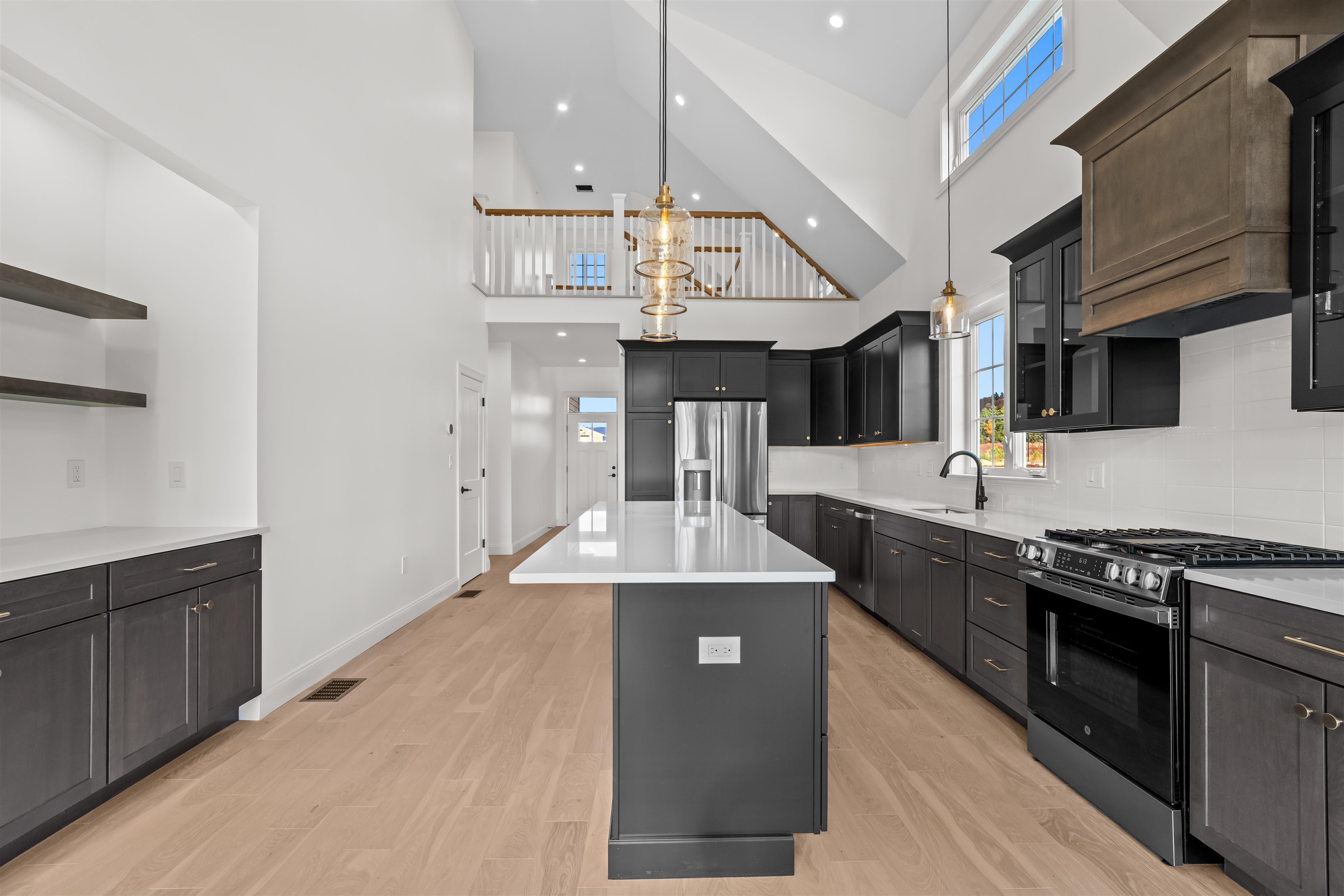 8 Benjamin Ln, Thornton, NH 03285