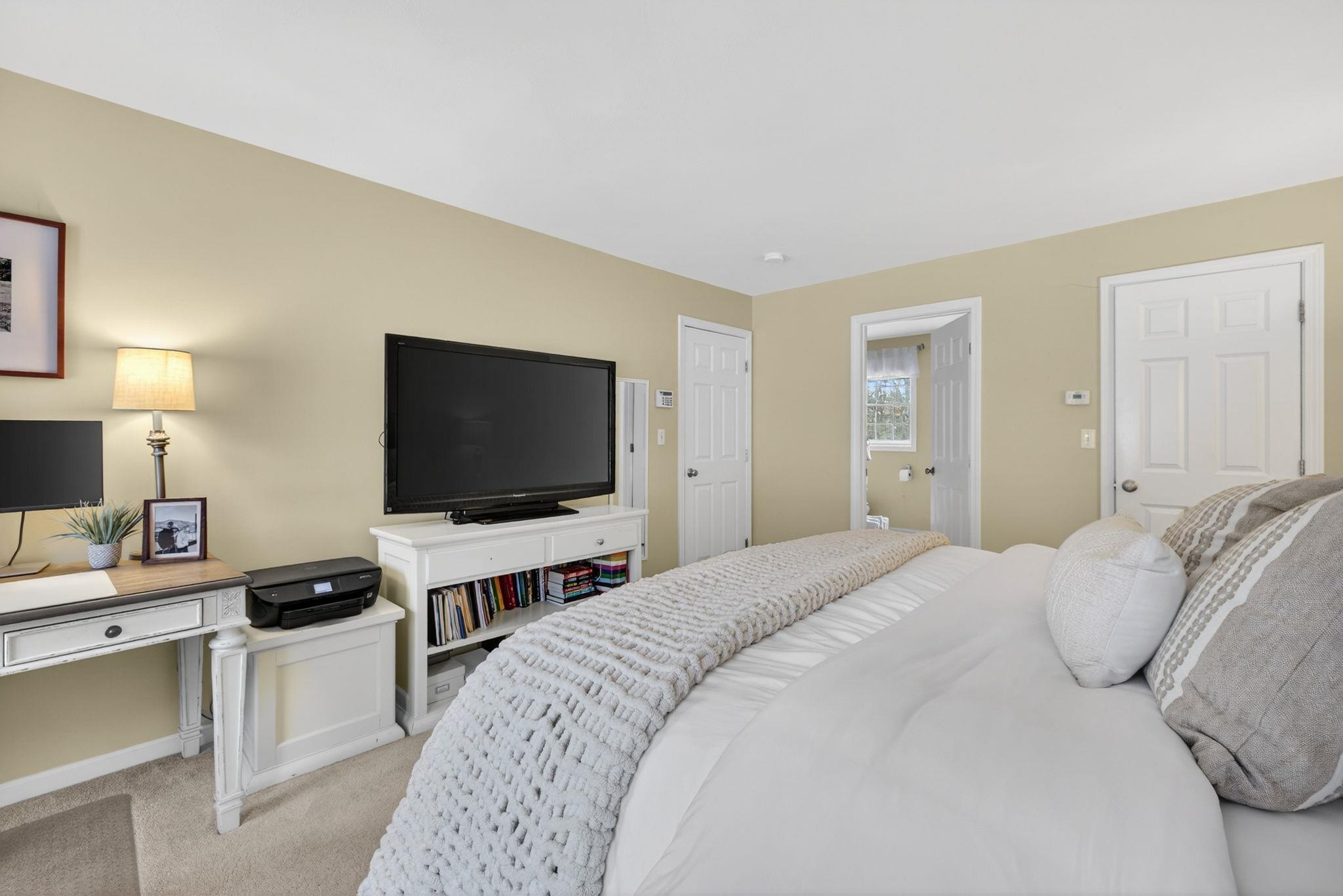 18 Heather Lee Ln, Pelham, NH 03076