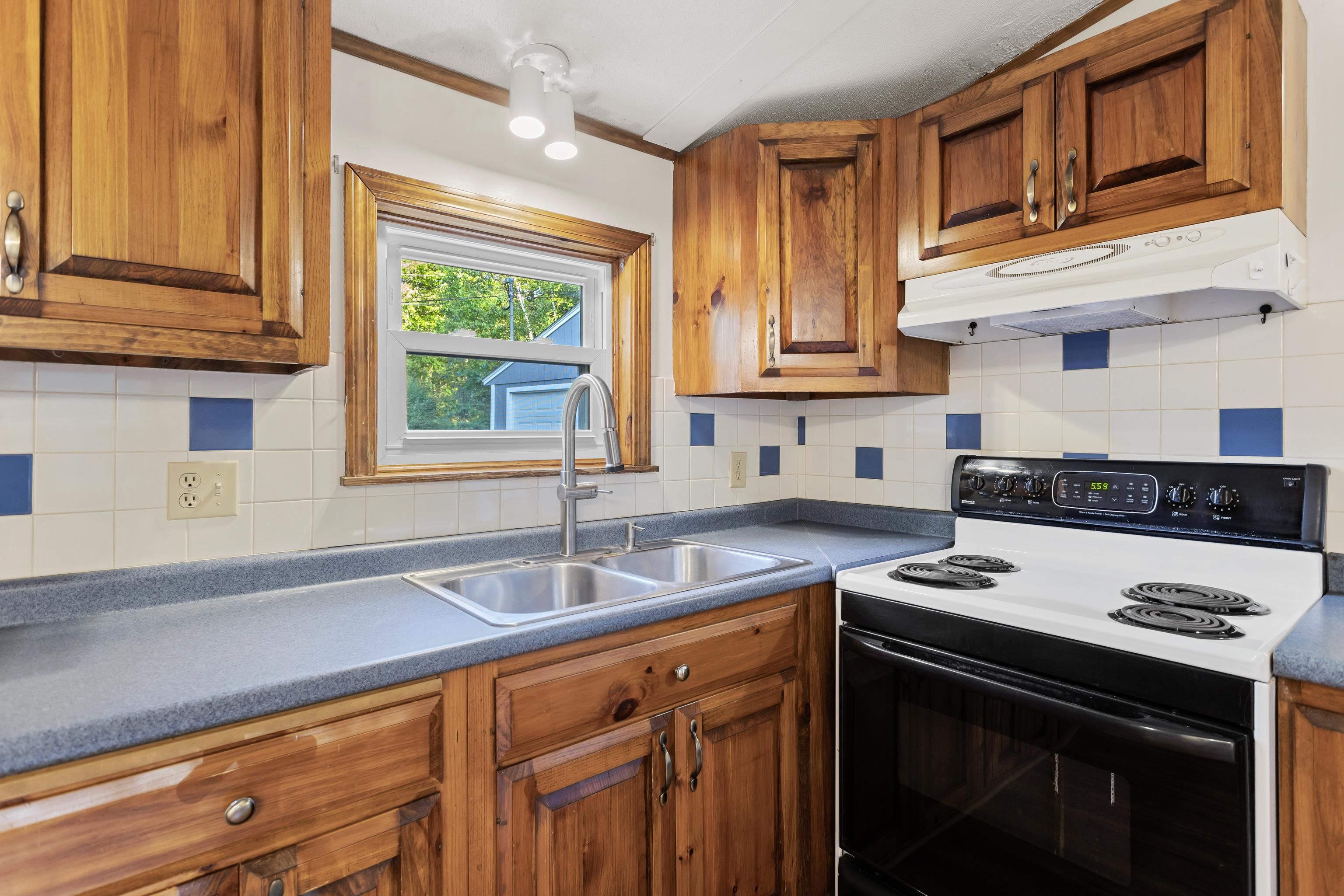 82 Waldron Hill Rd, Warner, NH 03278