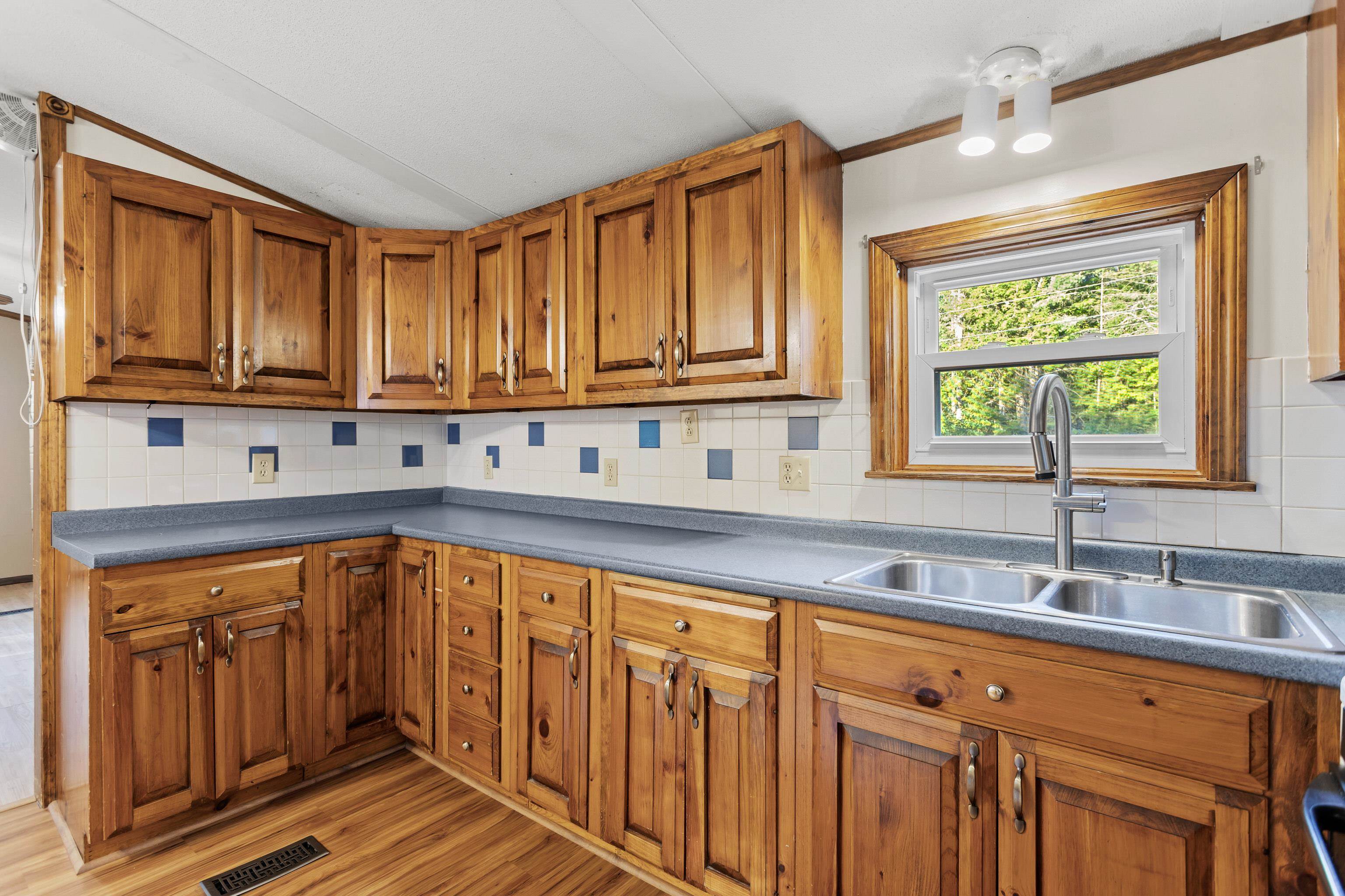 82 Waldron Hill Rd, Warner, NH 03278