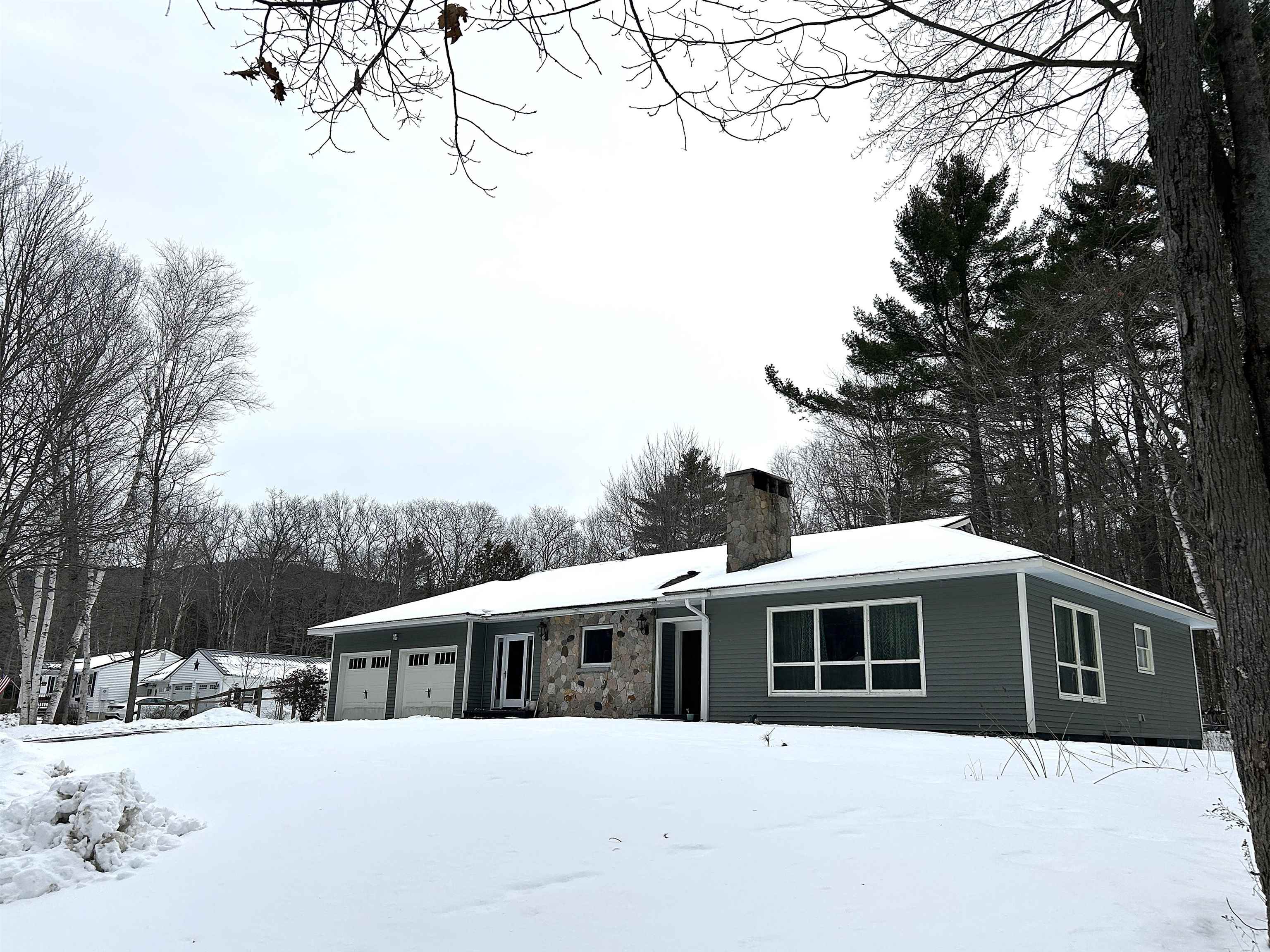 4 Power House Acres Rd, Shelburne, NH 03581