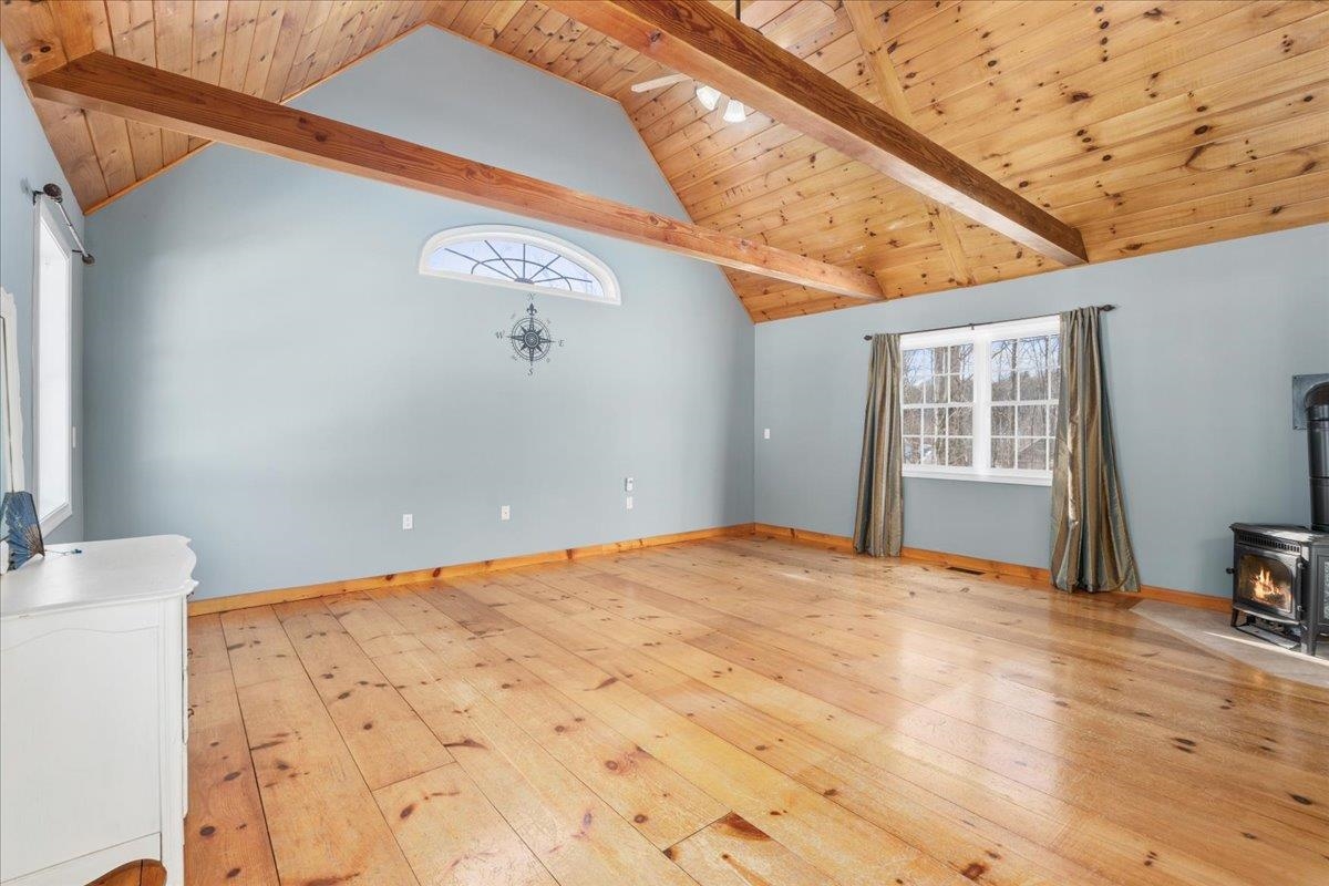 213 Joe English Rd, New Boston, NH 03070