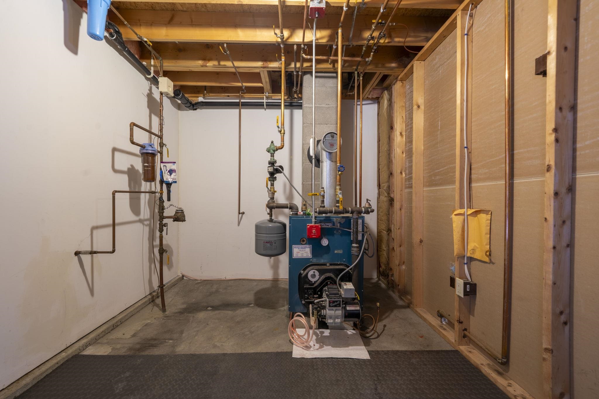 163 Warren St, Laconia, NH 03246