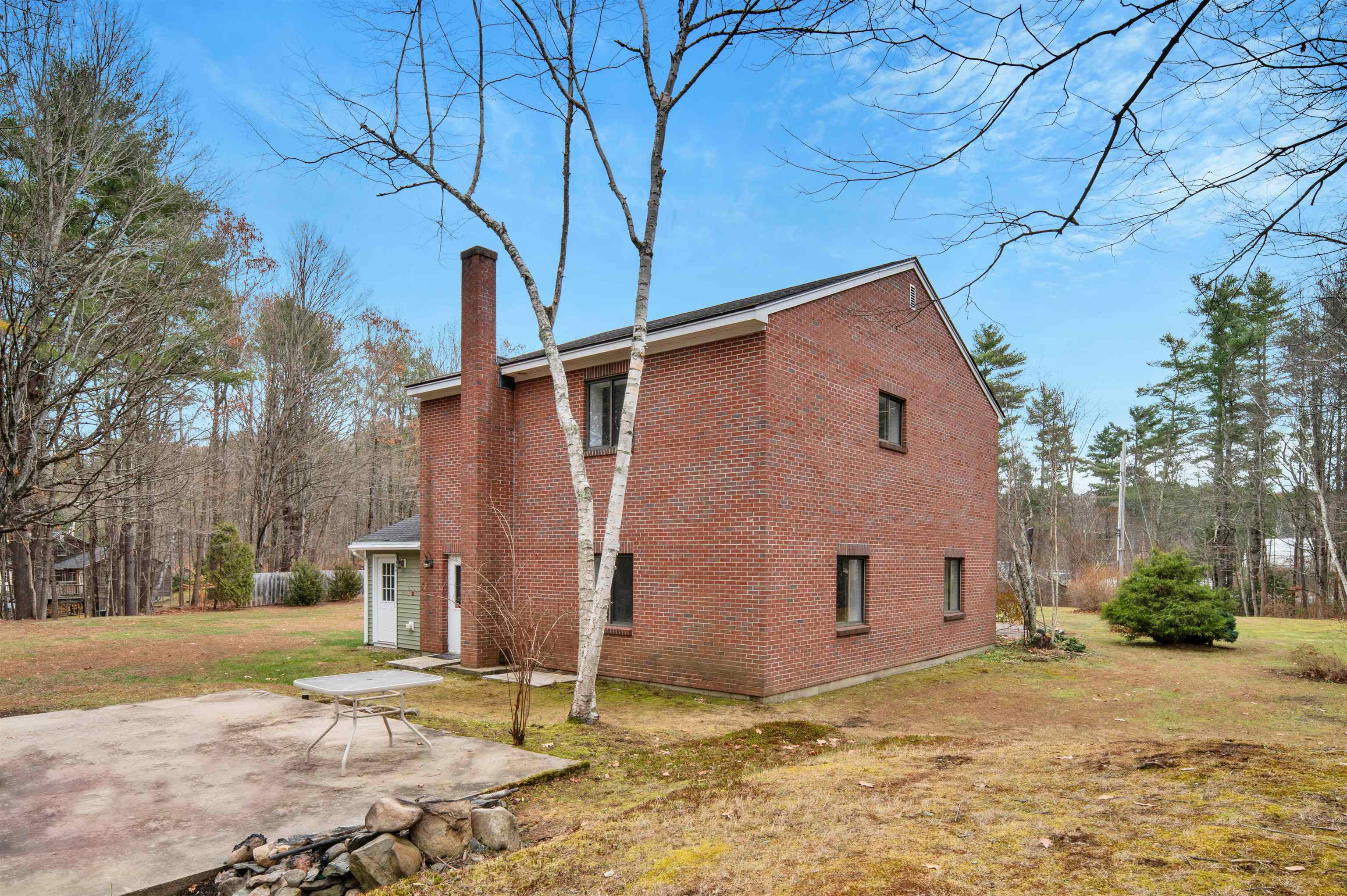 454 Calef Hw, Lee, NH 03861
