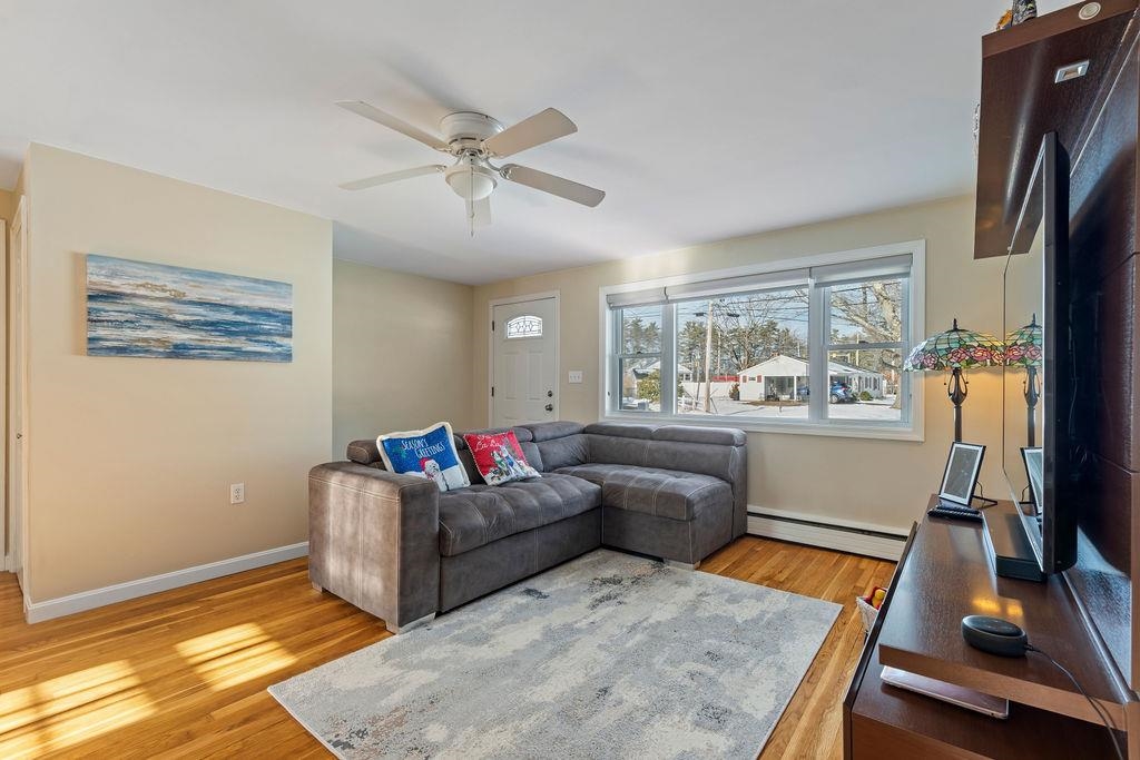 15 Kelwyn Dr, Rollinsford, NH 03078