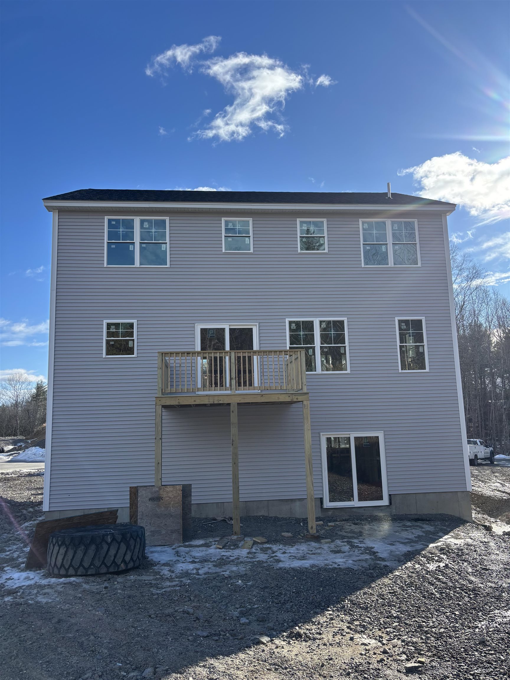 12 Mica Dr, Raymond, NH 03077