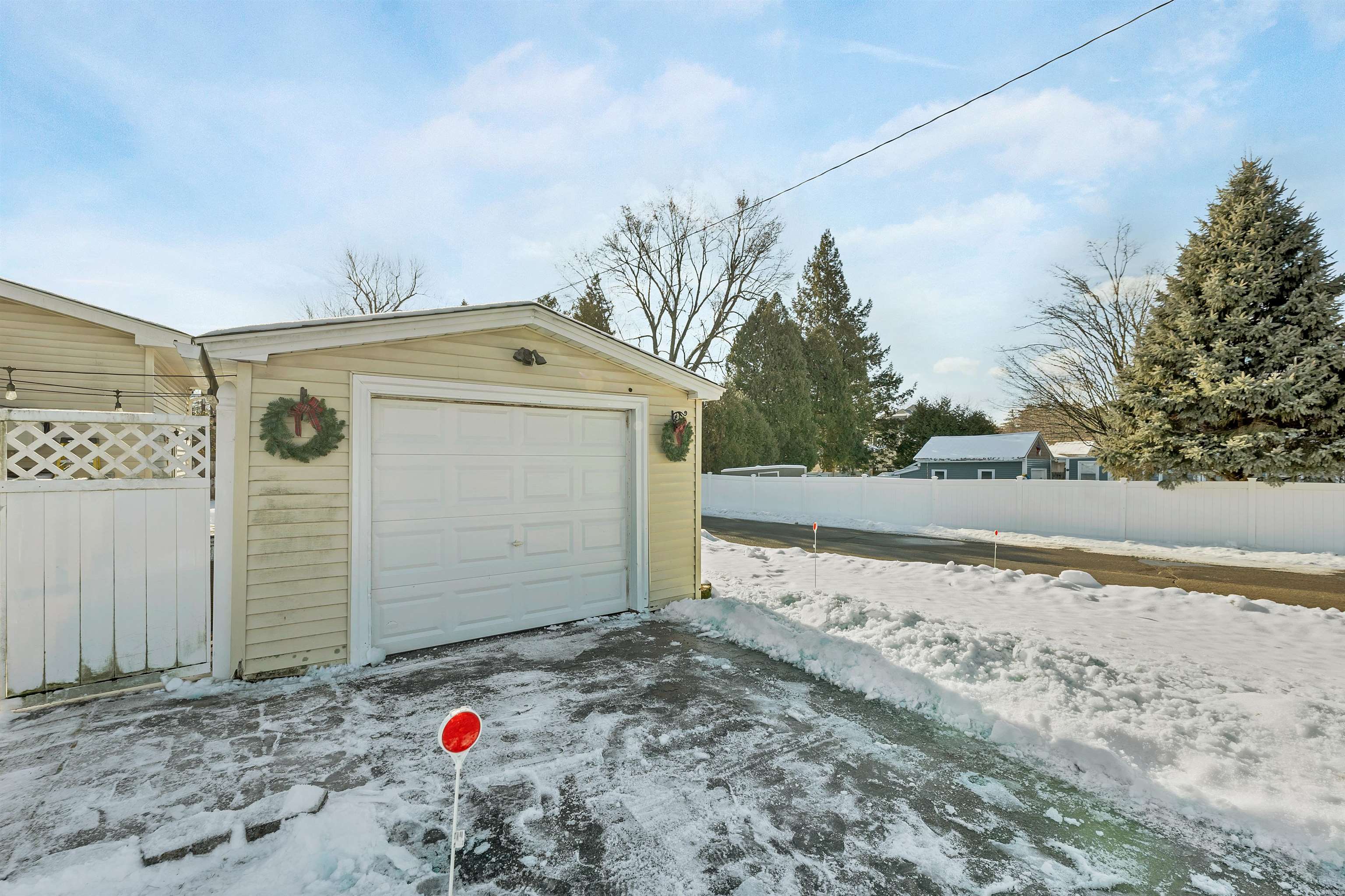 34 Depot Rd, Manchester, NH 03103