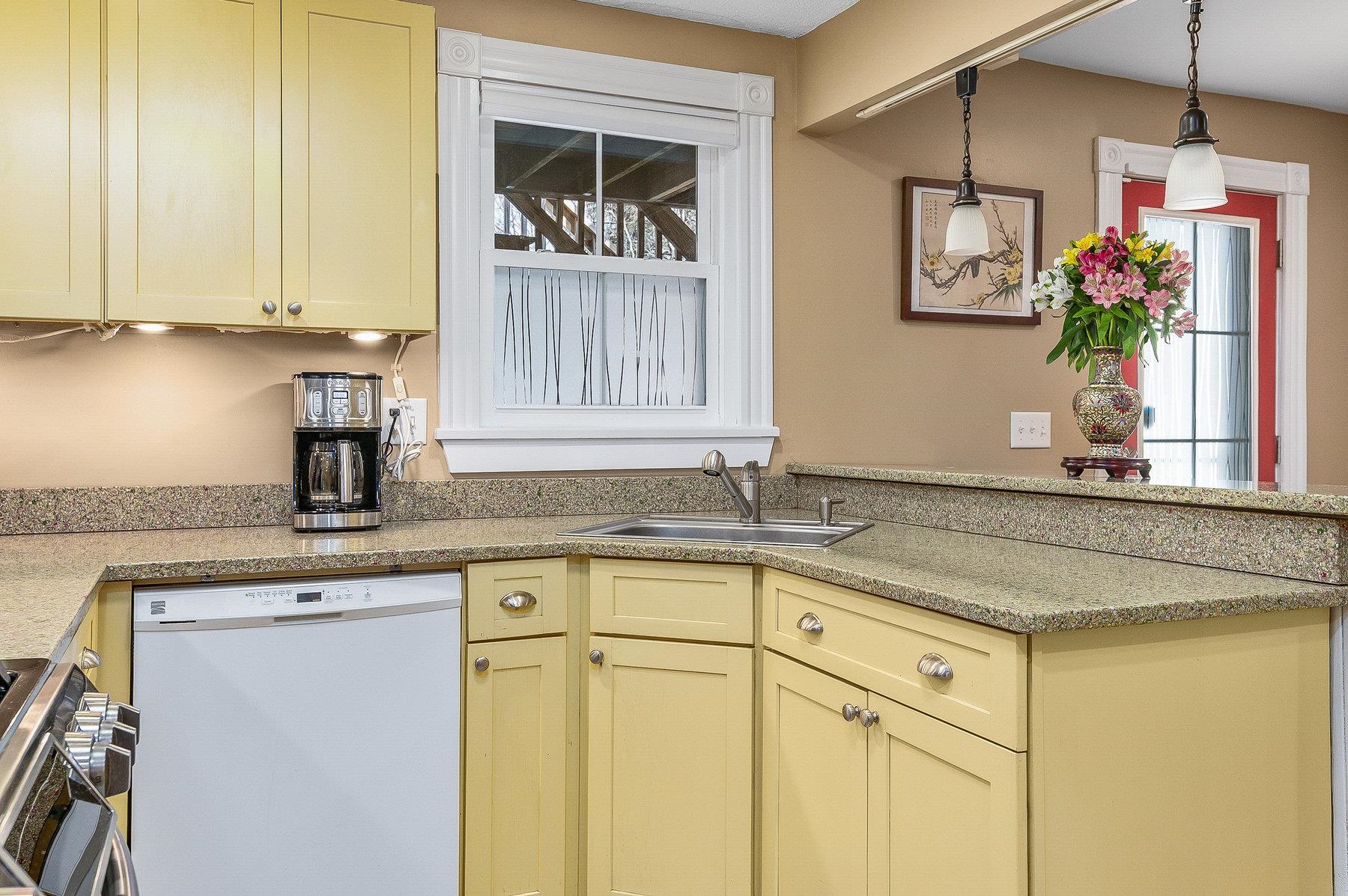 165 Union St, Portsmouth, NH 03801