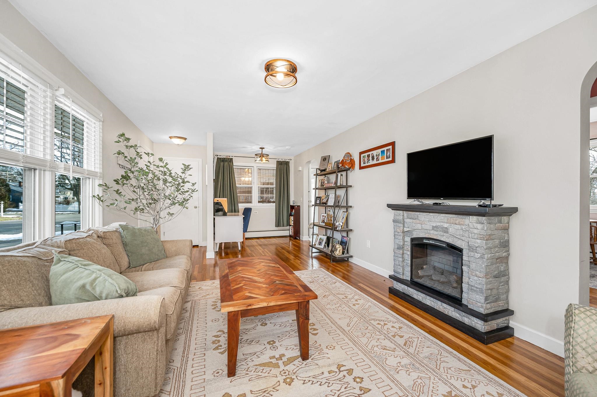 180 West Haven Rd, Manchester, NH 03104