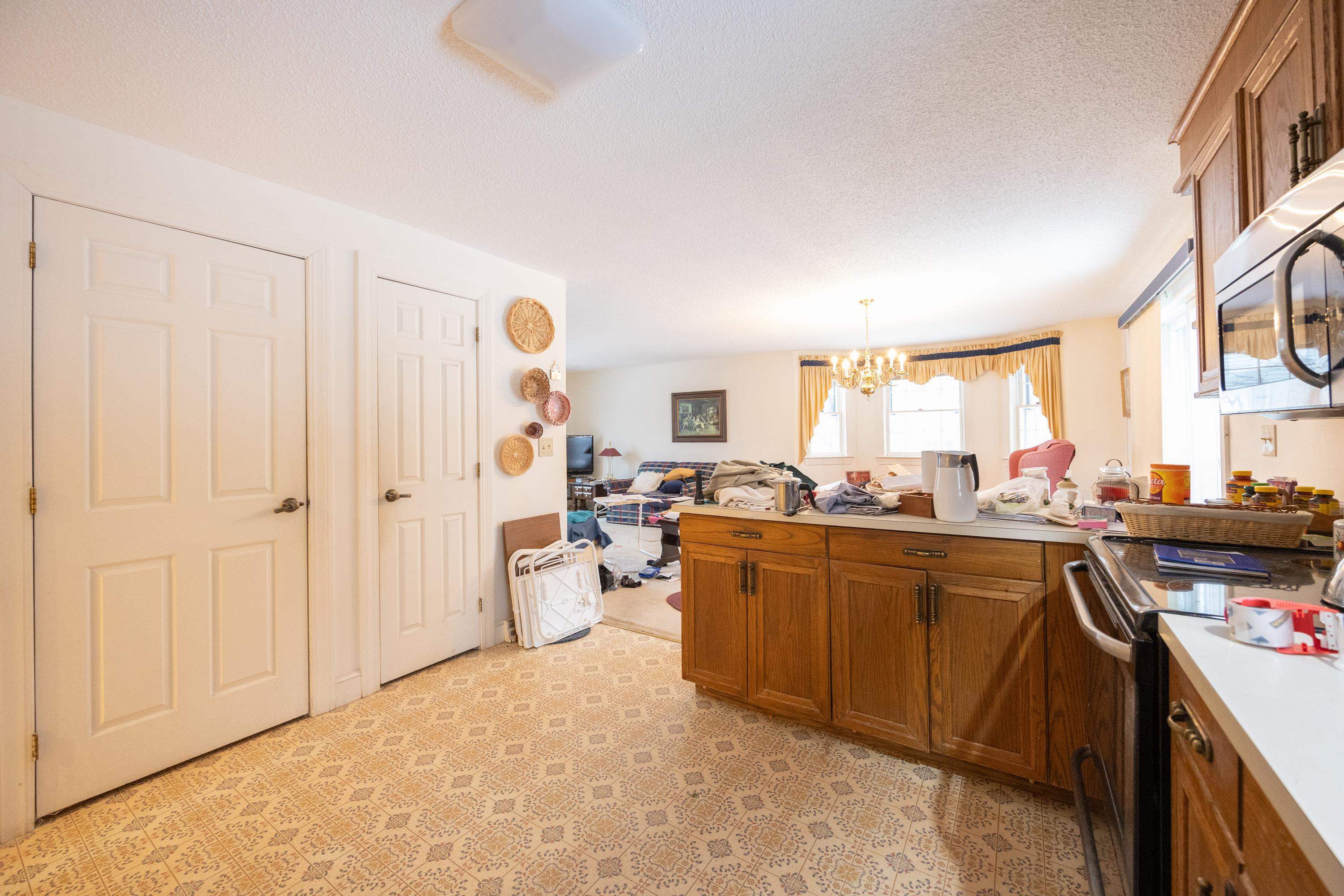 232 Winding Pond Rd, Londonderry, NH 03053