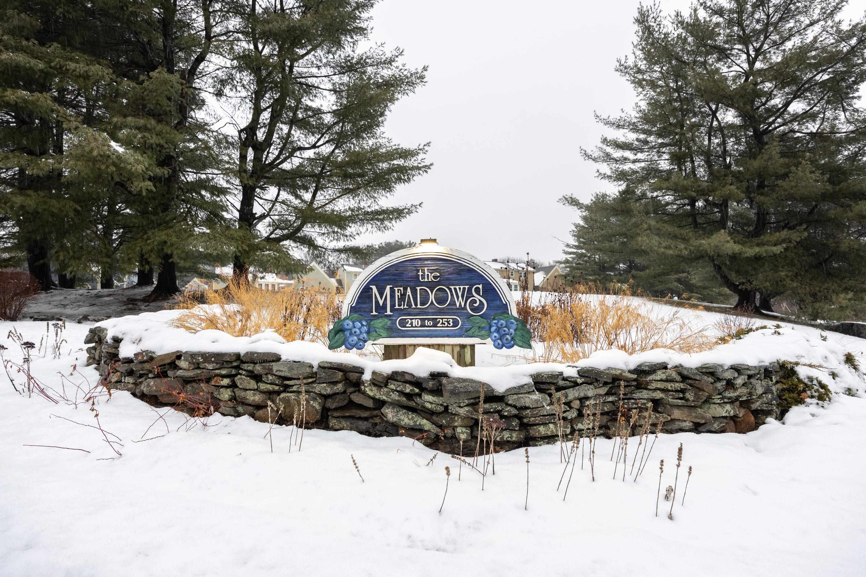 232 Winding Pond Rd, Londonderry, NH 03053