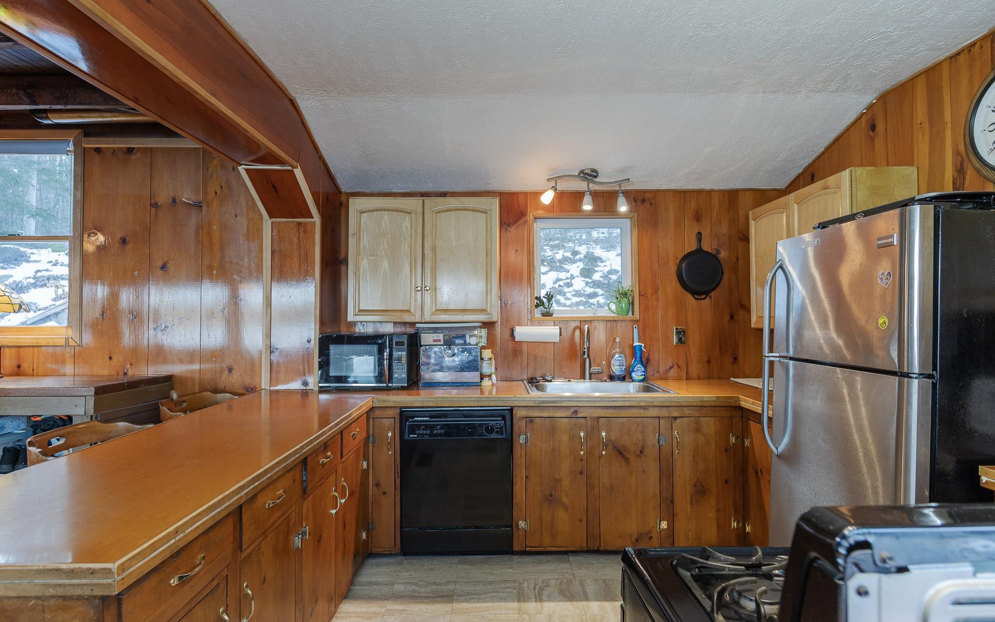 78 Colburn Ln, Rindge, NH 03461