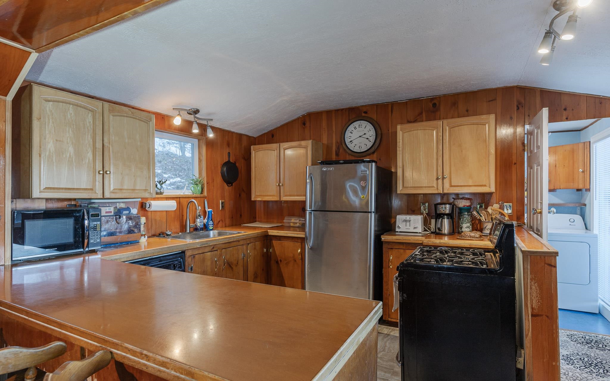 78 Colburn Ln, Rindge, NH 03461