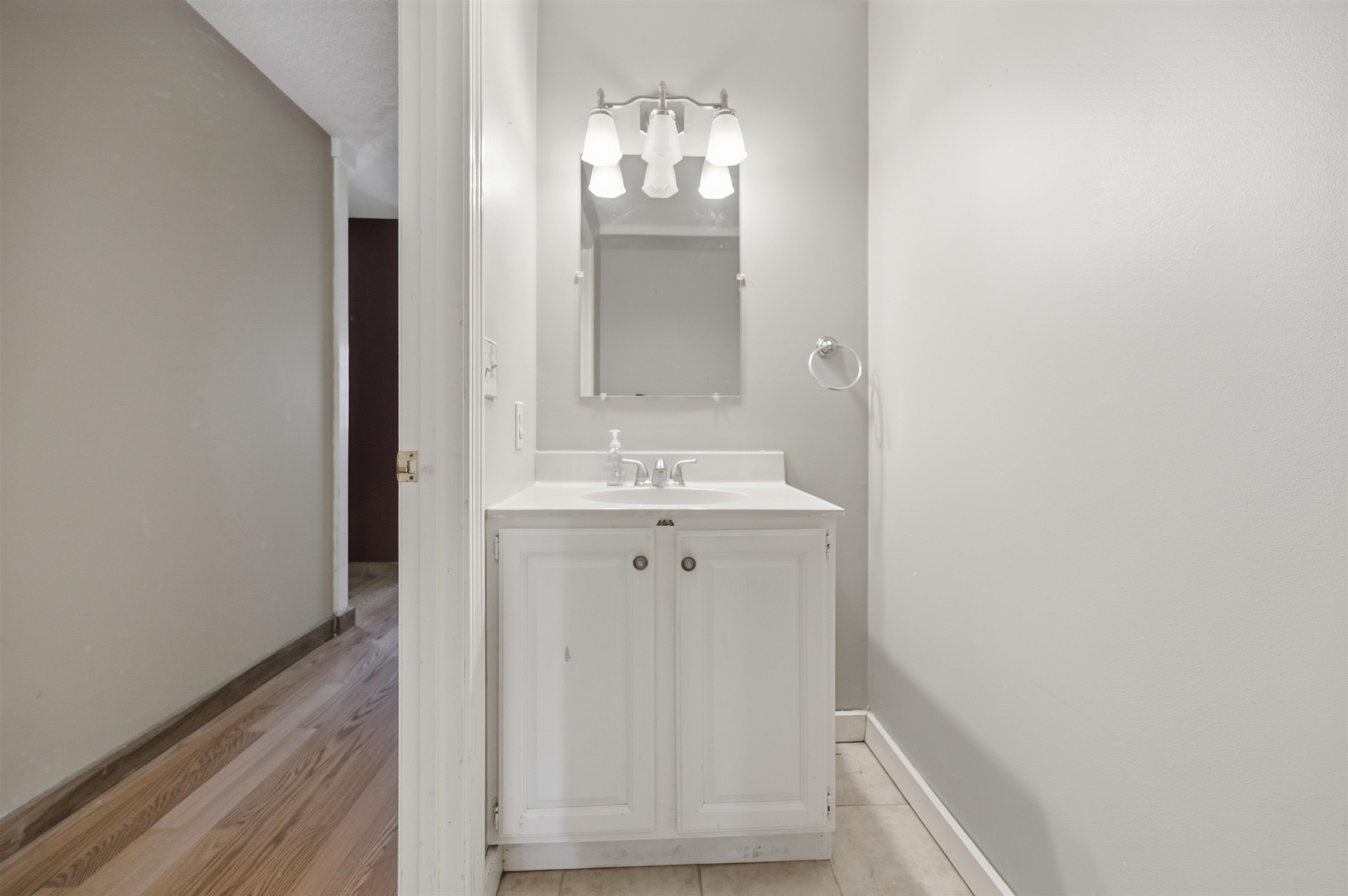 20 Tanglewood Dr, Hampstead, NH 03826