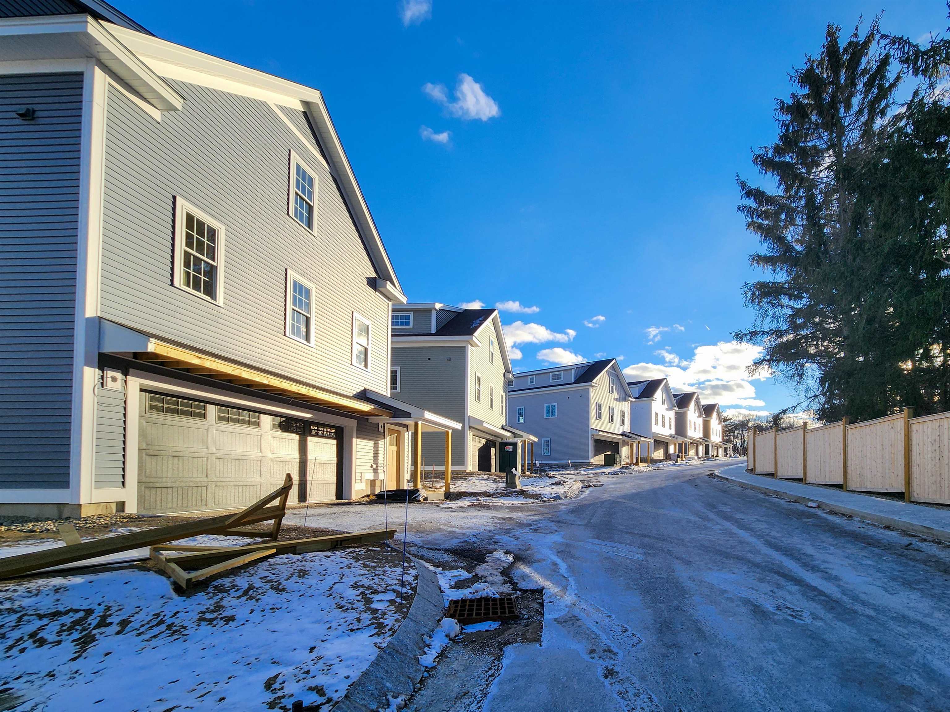 23 Eden Ln, Portsmouth, NH 03801