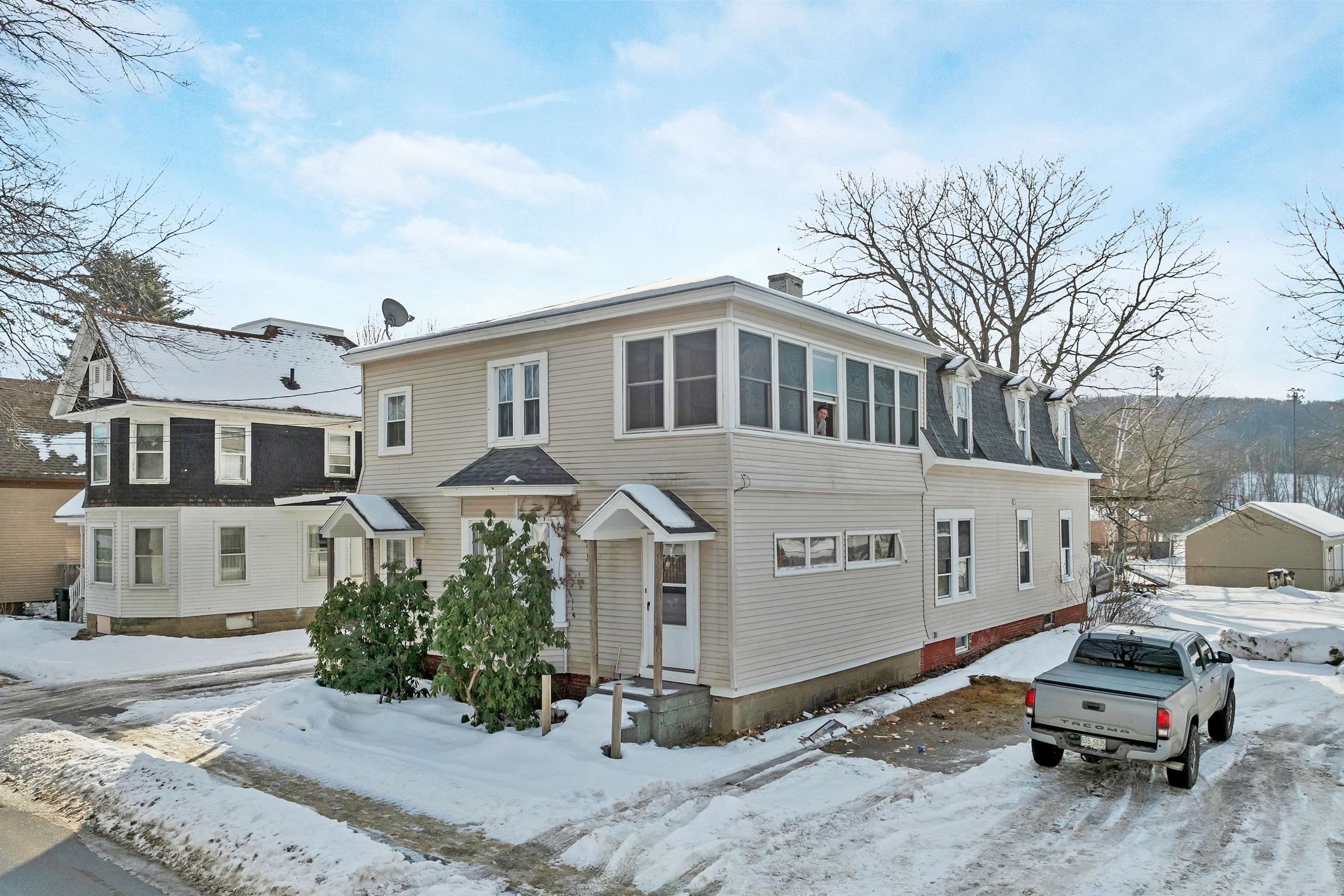 47 Pearl St, Laconia, NH 03246