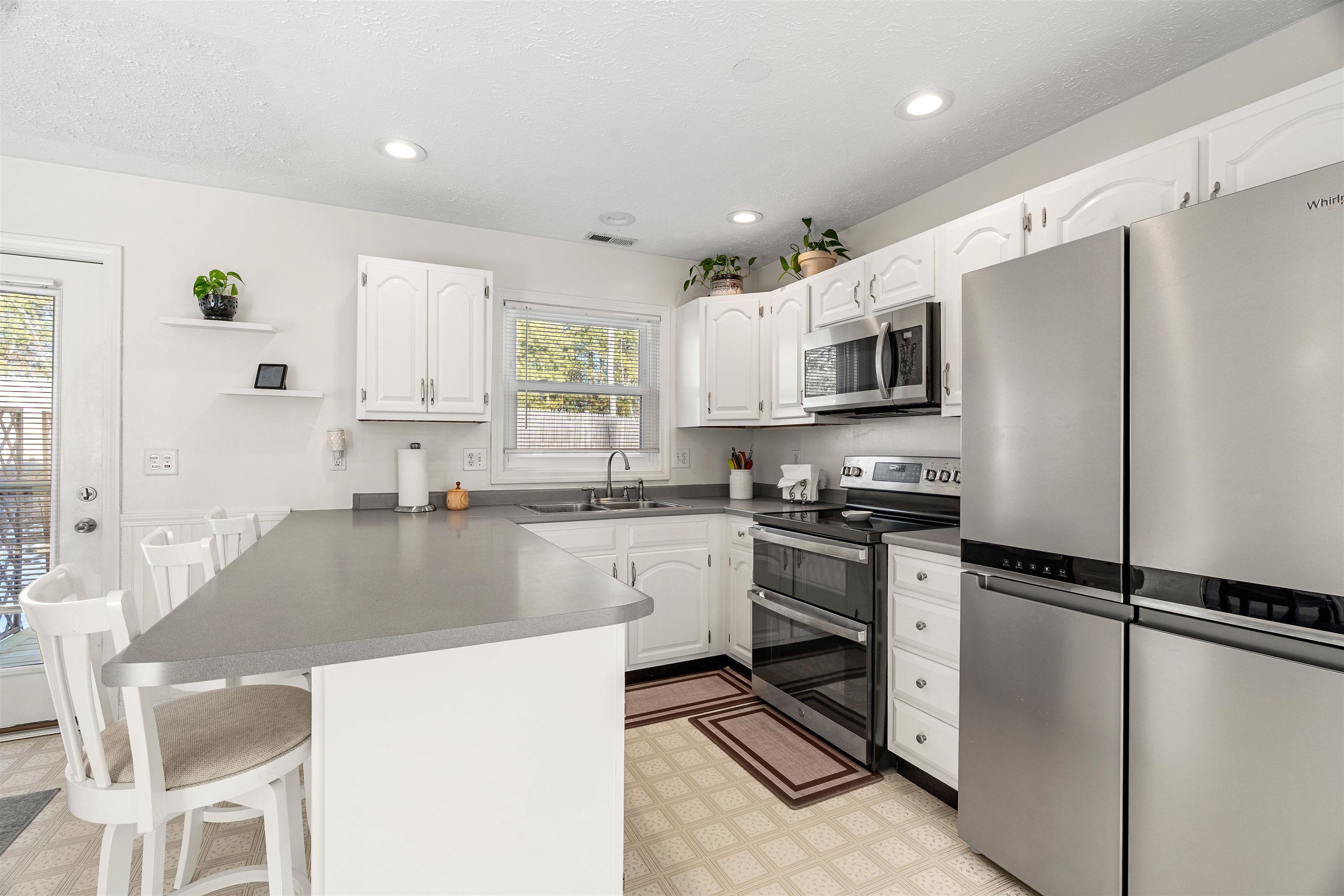 Homes for sale in Hudson, NH | 6 Kingston Wy #B, Hudson, NH 03051 | MLS# 5073885