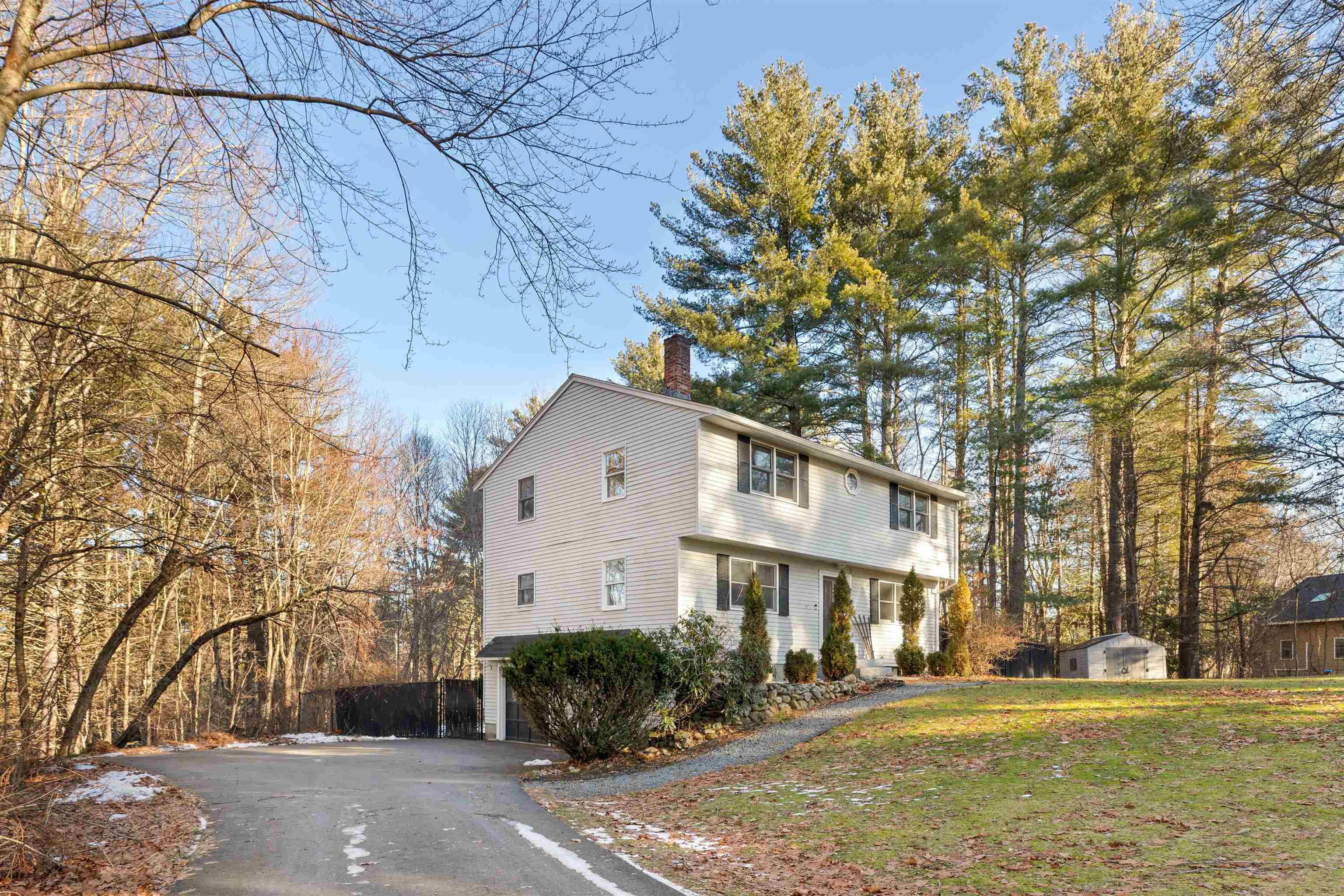 17 Gordon Ave, Pelham, NH 03076