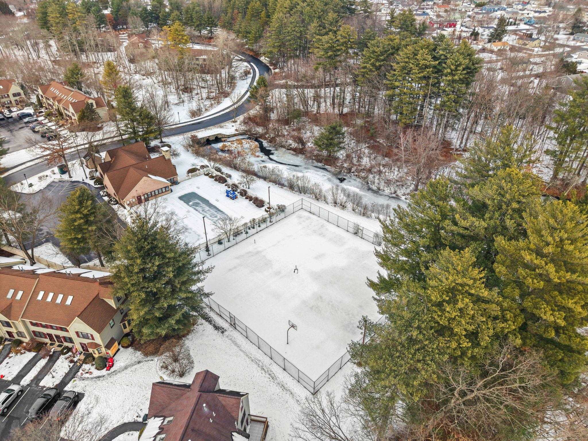 3 Mayfair Ln, Nashua, NH 03063