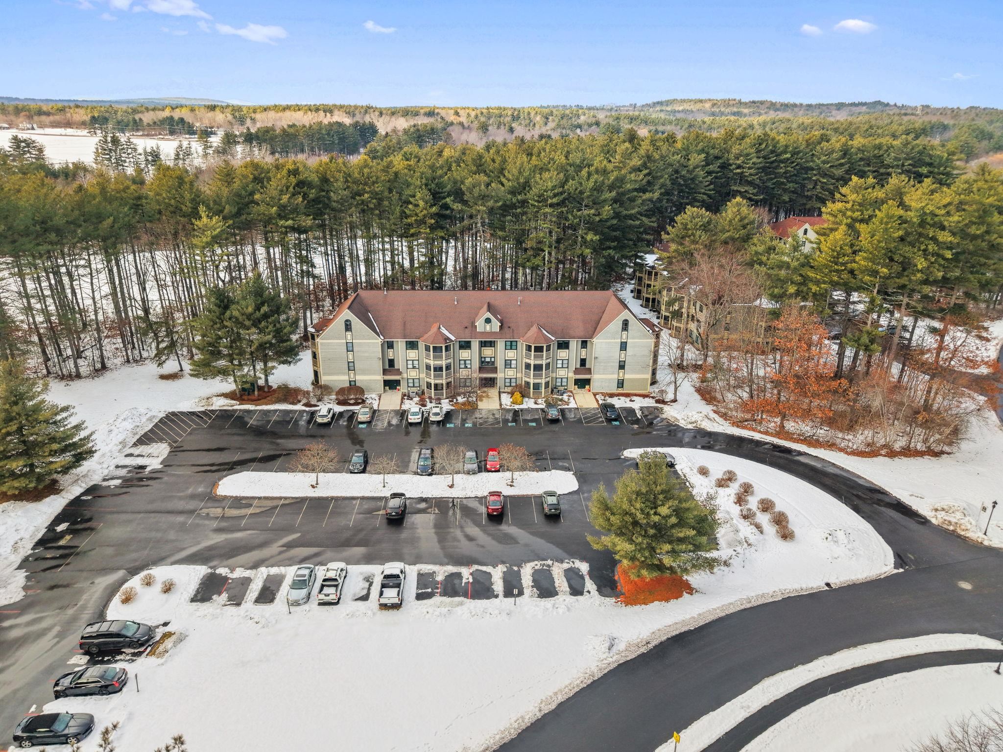 3 Mayfair Ln, Nashua, NH 03063