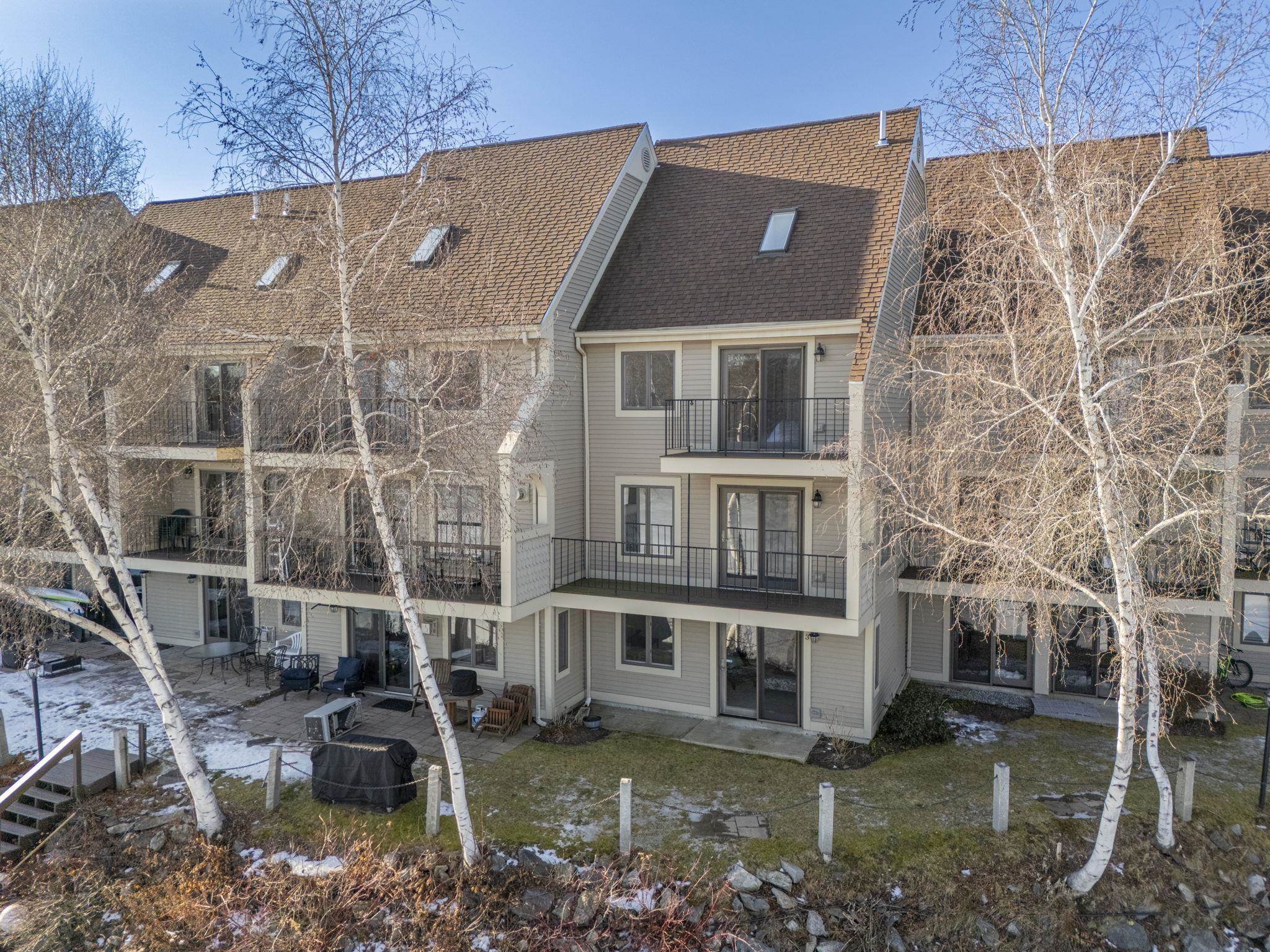 51 River Front Dr, Manchester, NH 03102