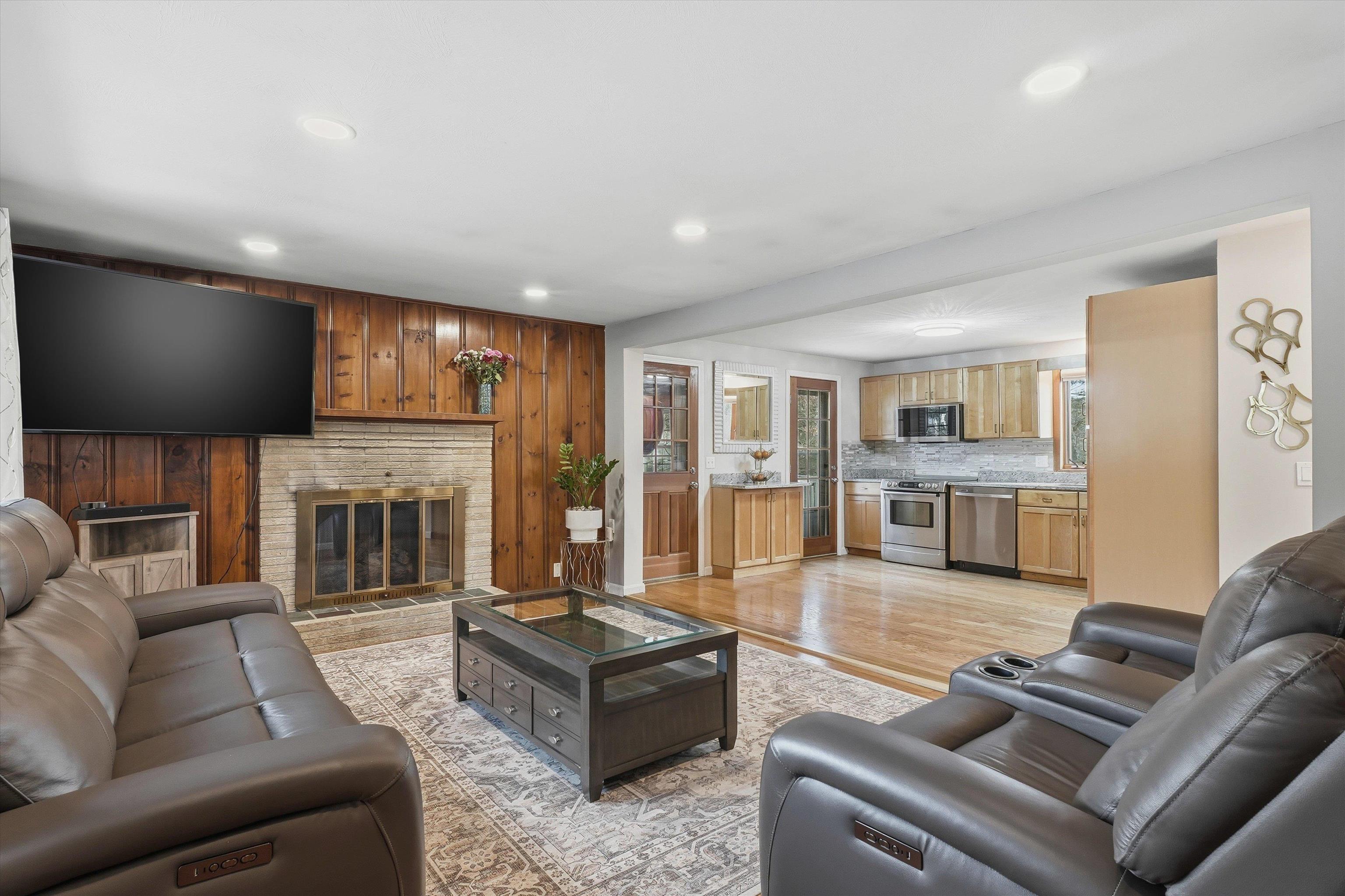 151 Highland St, Hudson, NH 03051