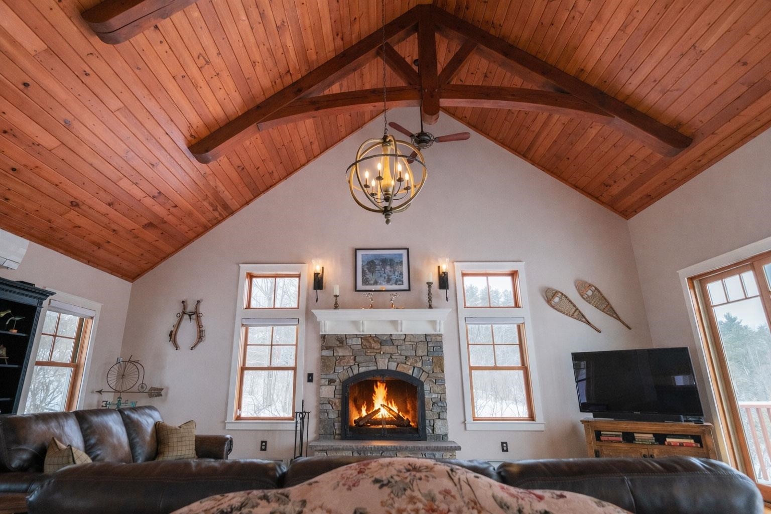 Wood panel ceiling 24601804