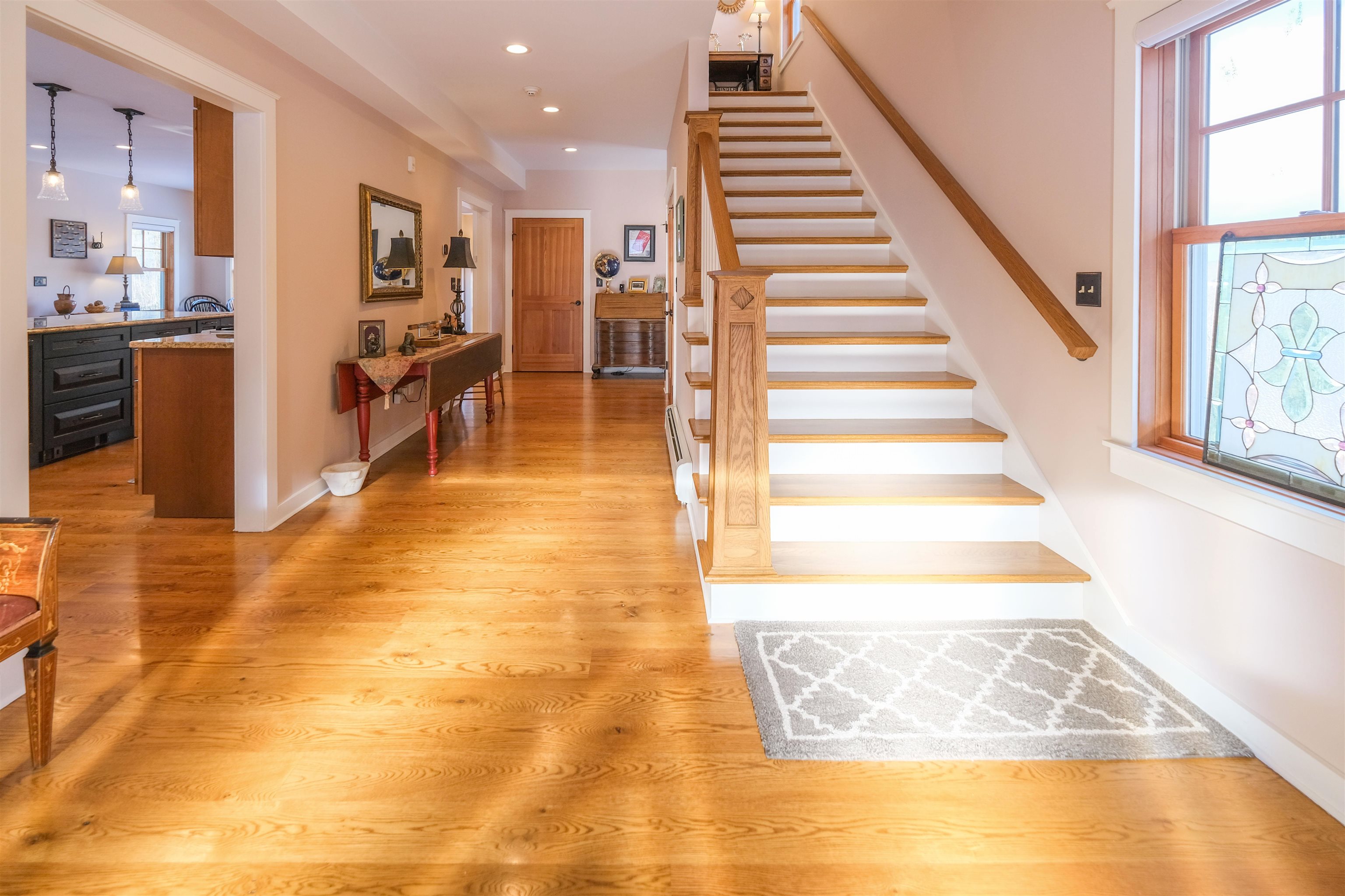 Stairs to upper level 24601786