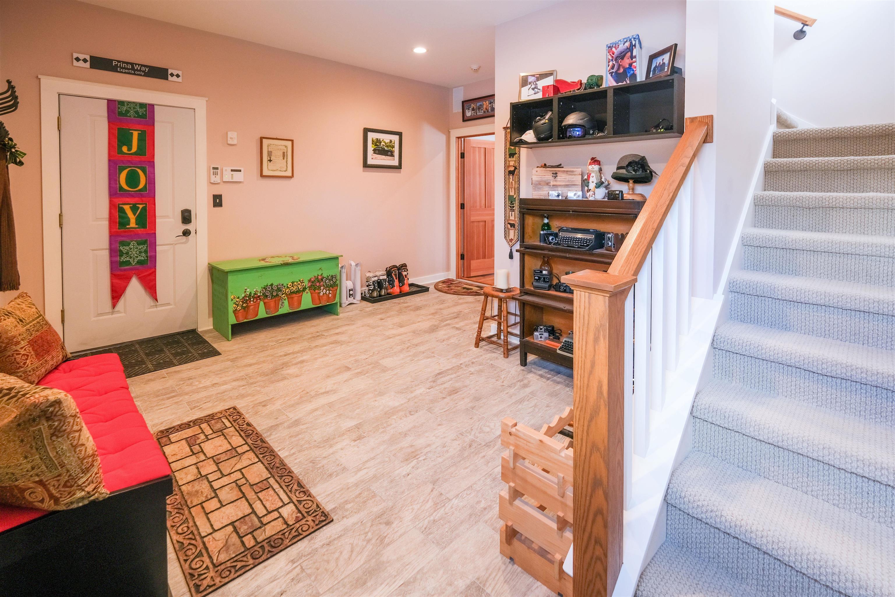 Lower entry mudroom 24601816