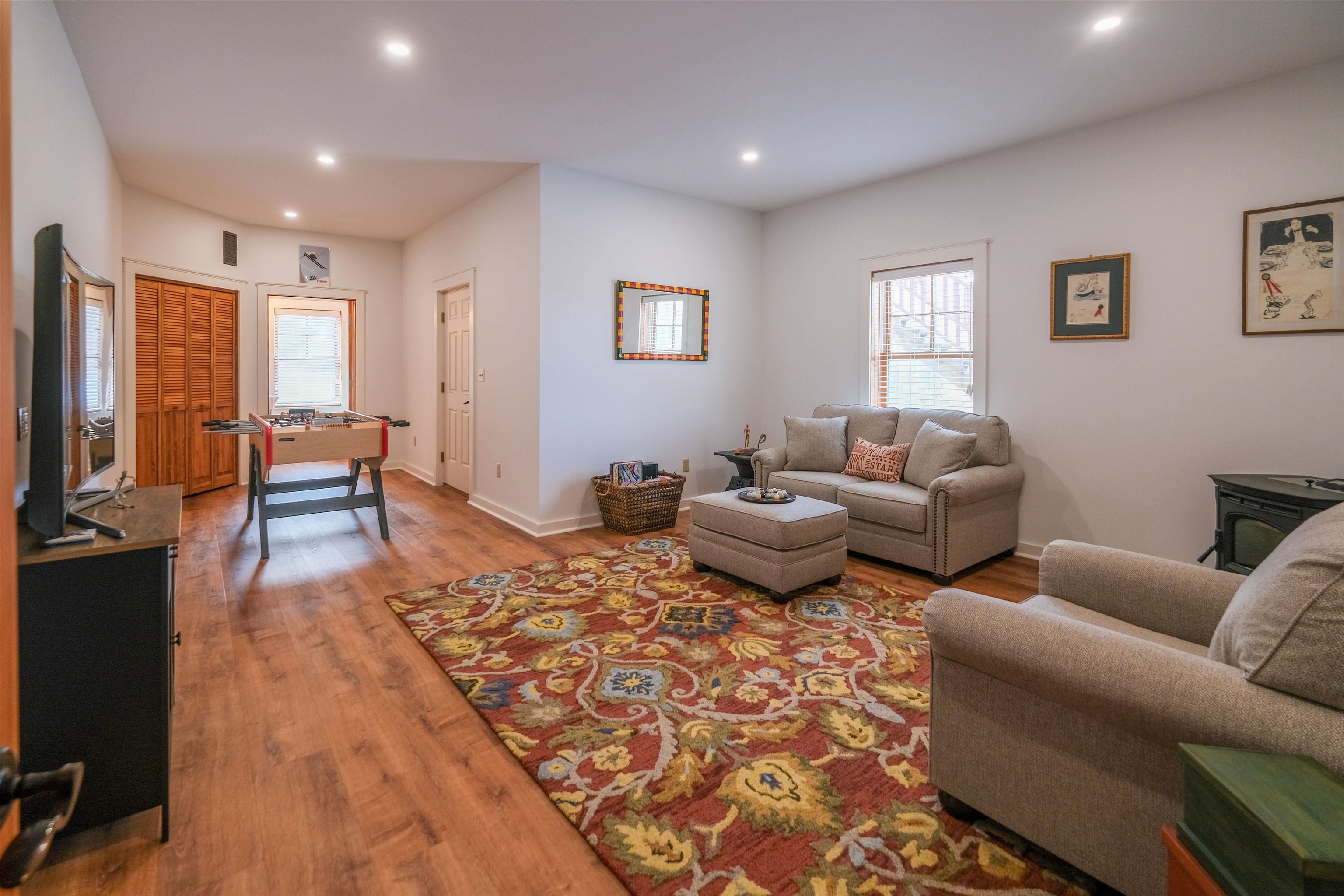 Lower living area 24601810