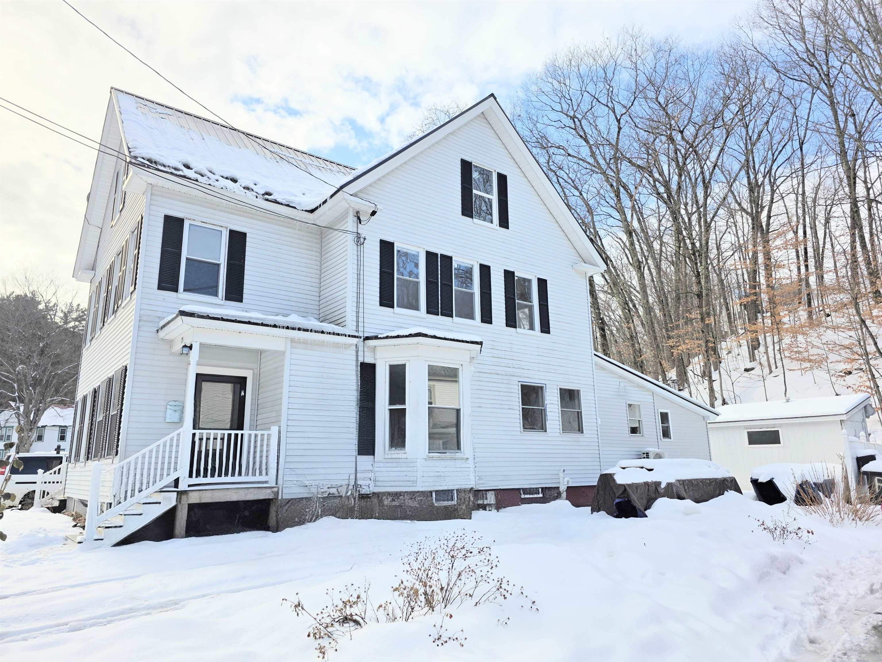 75 Valley St, Laconia, NH 03246