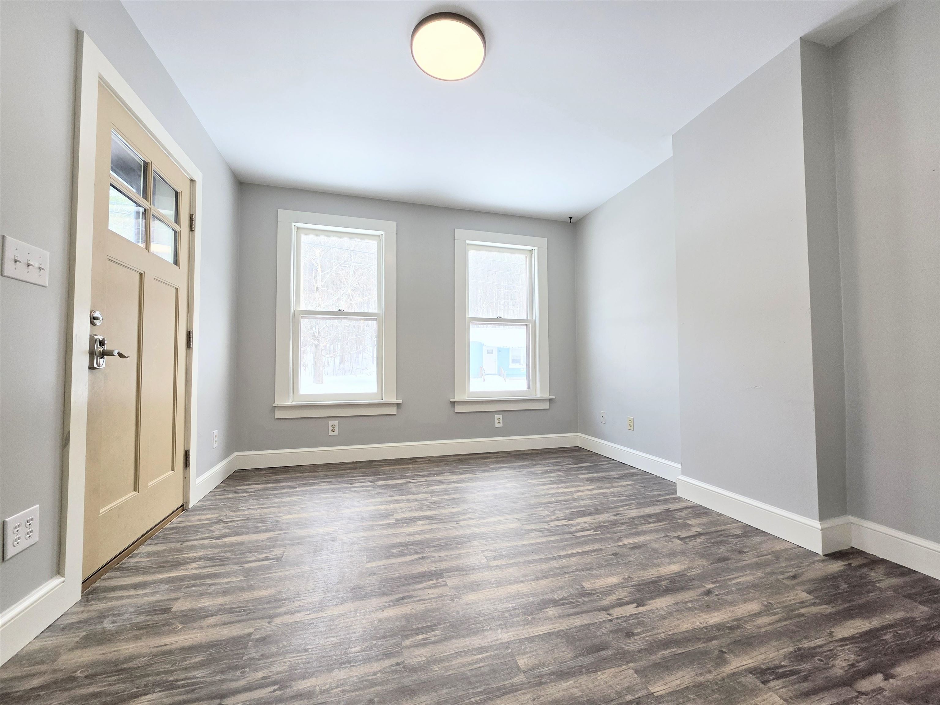 75 Valley St, Laconia, NH 03246