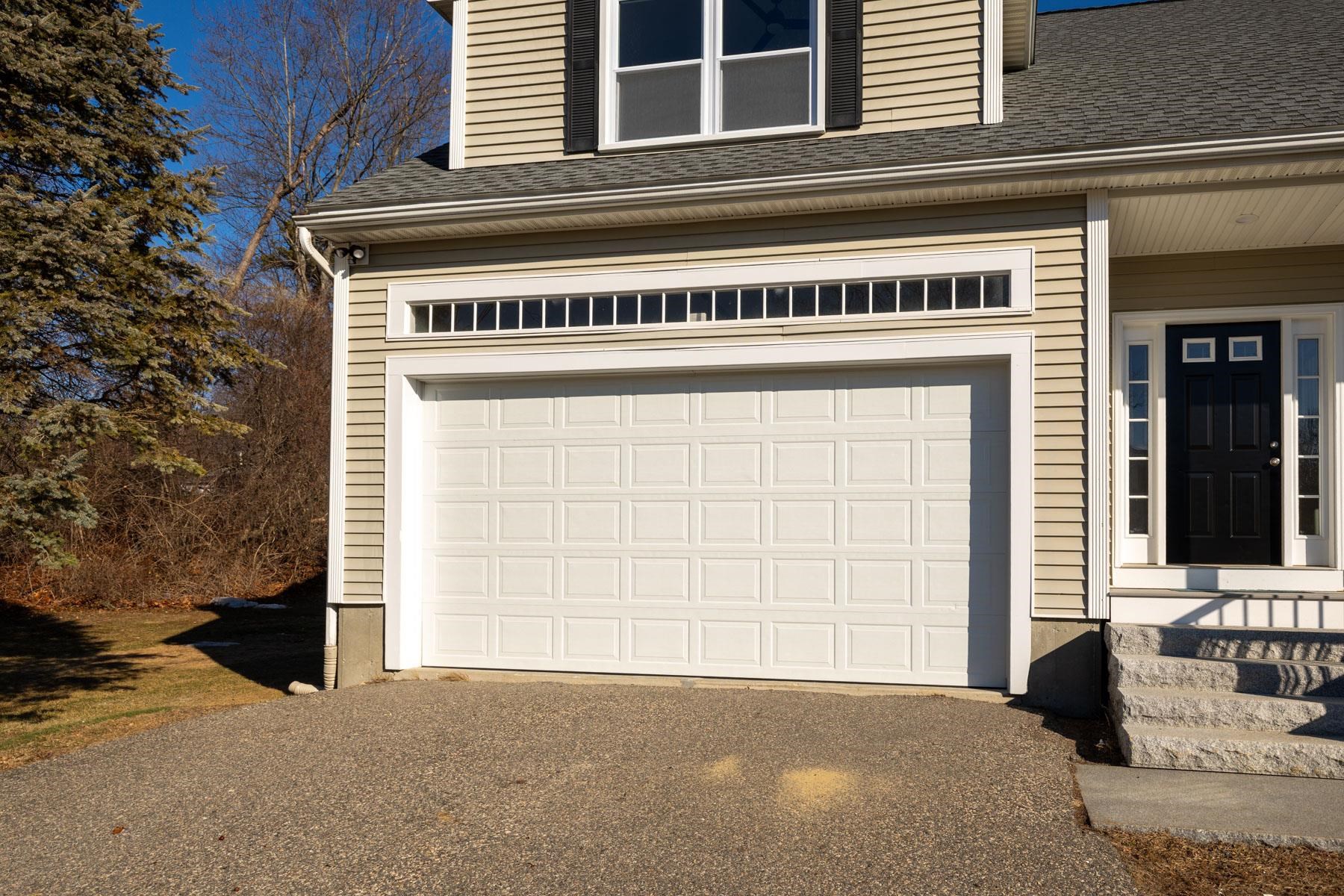 26 Moffat St, Portsmouth, NH 03801