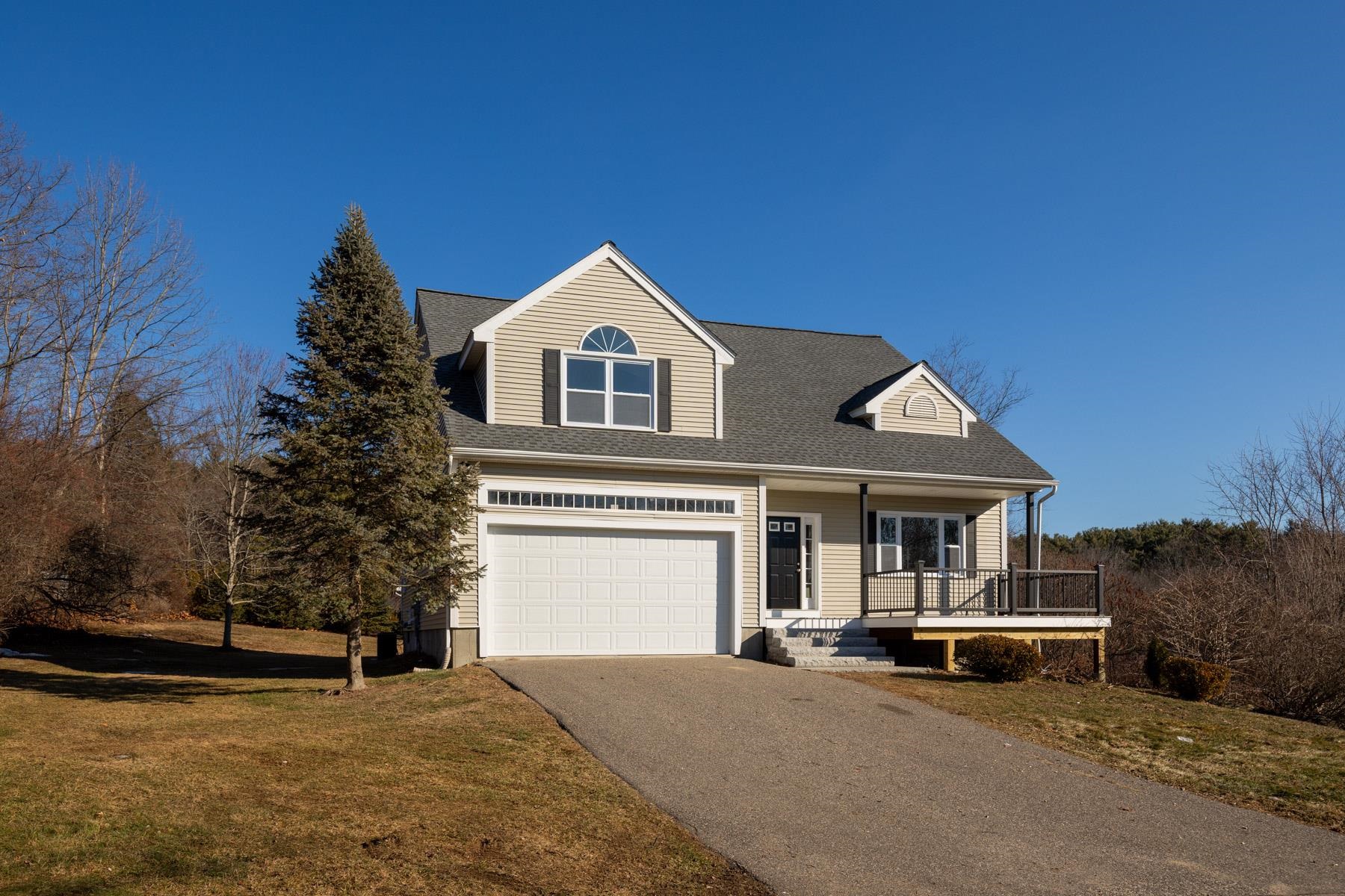 26 Moffat St, Portsmouth, NH 03801