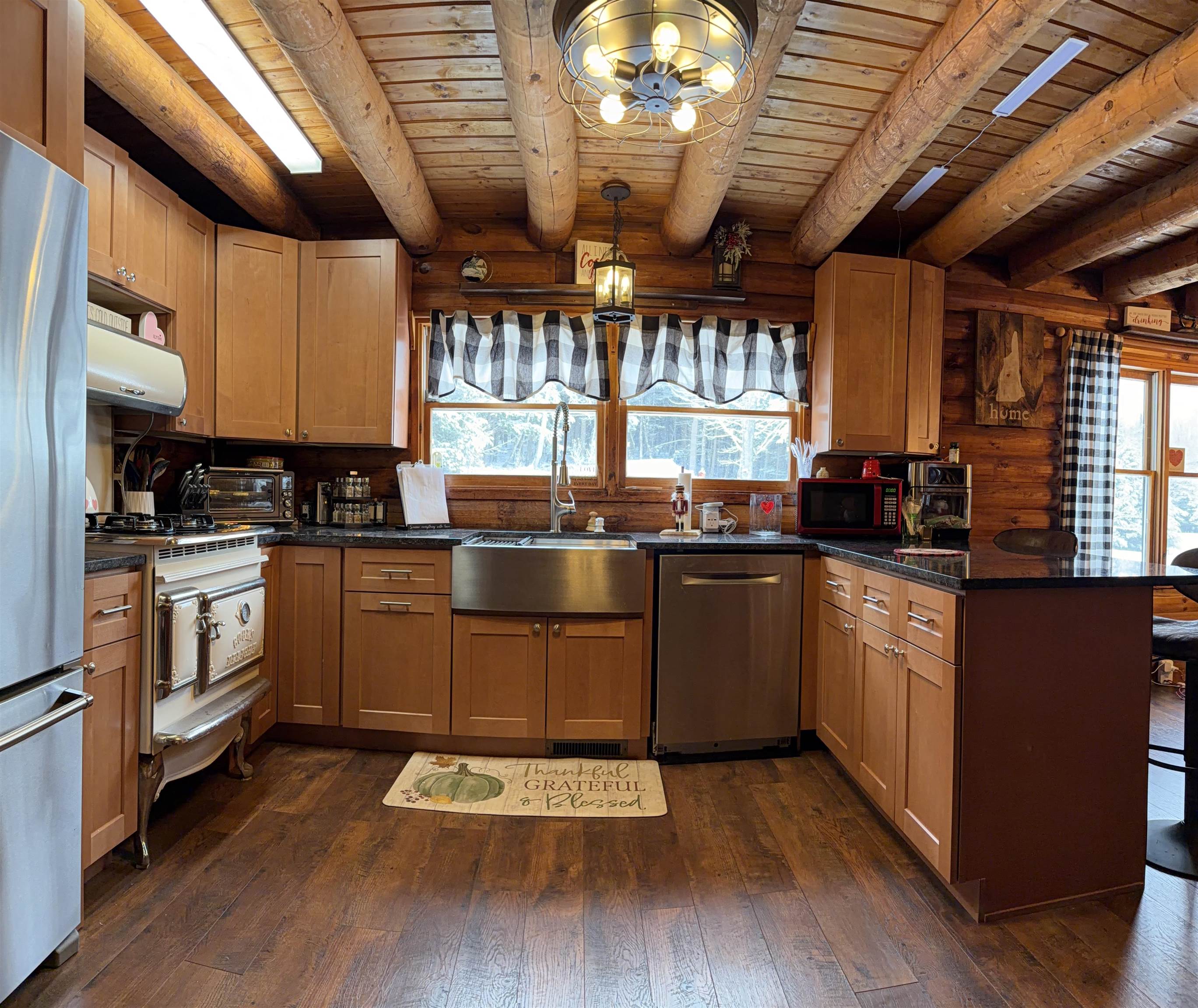 441 W Unity Rd, Claremont, NH 03743