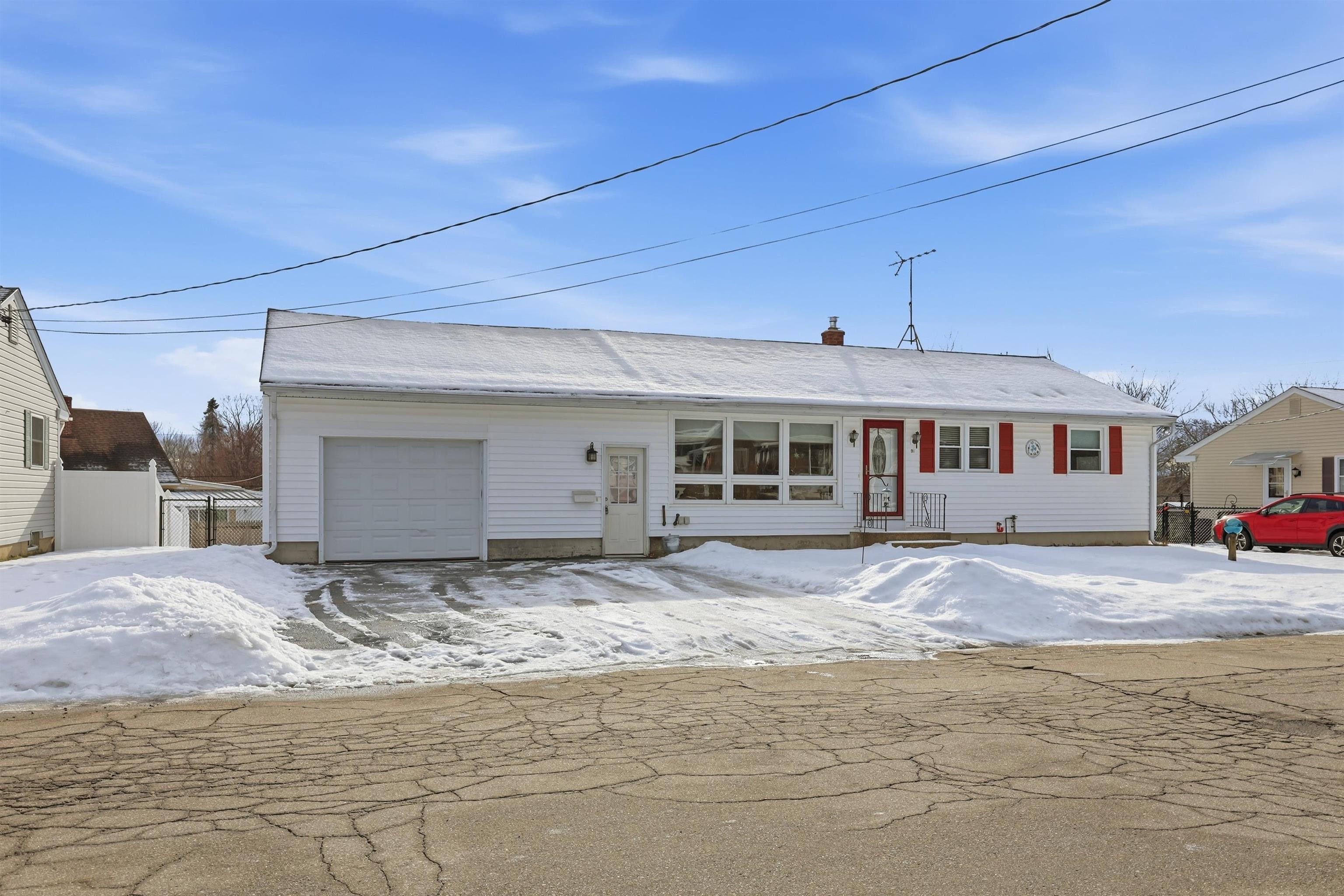 91 Miami Ct, Manchester, NH 03103