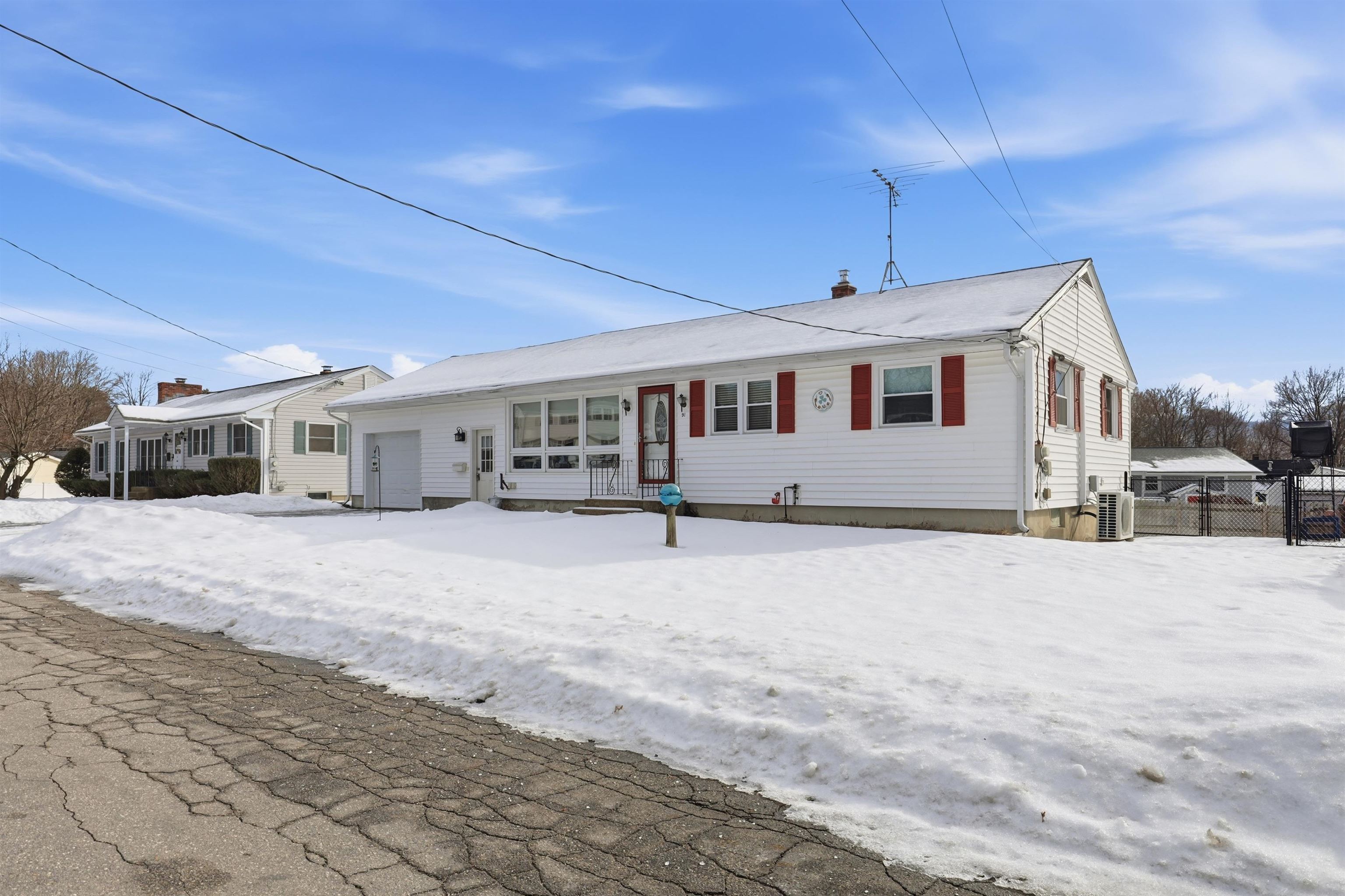 91 Miami Ct, Manchester, NH 03103