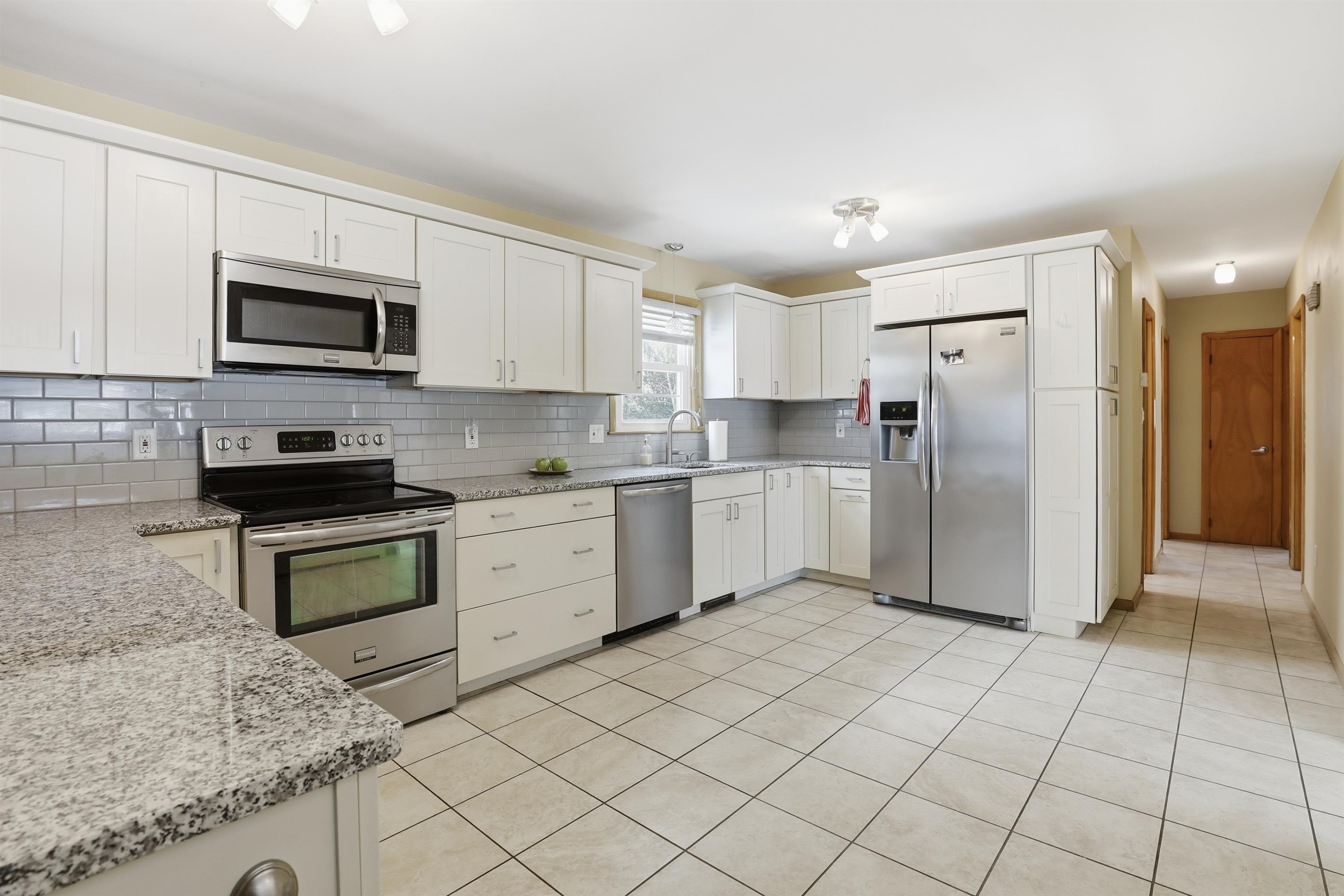 91 Miami Ct, Manchester, NH 03103