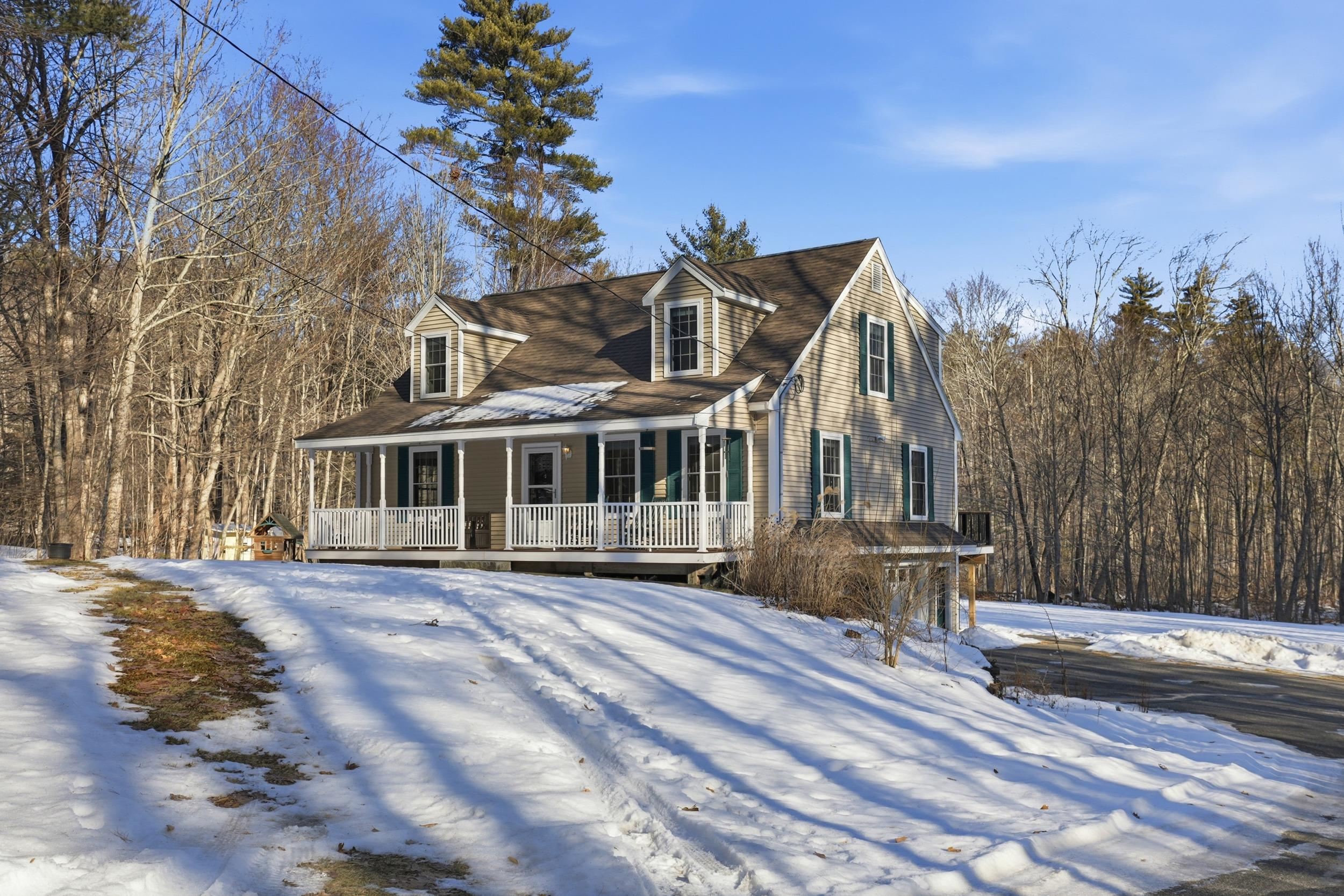 9 Lucas Pond Rd, Nottingham, NH 03290