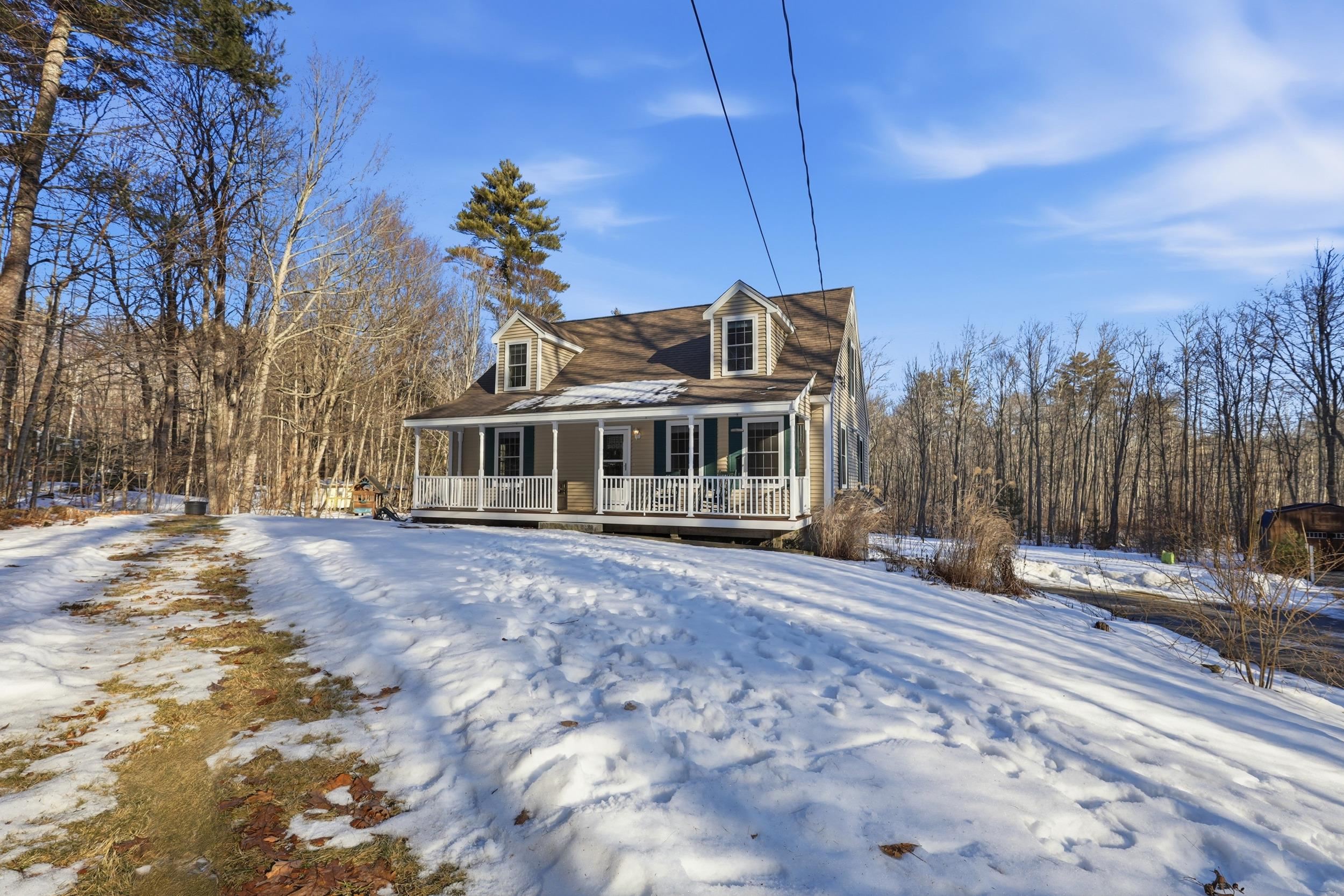 9 Lucas Pond Rd, Nottingham, NH 03290